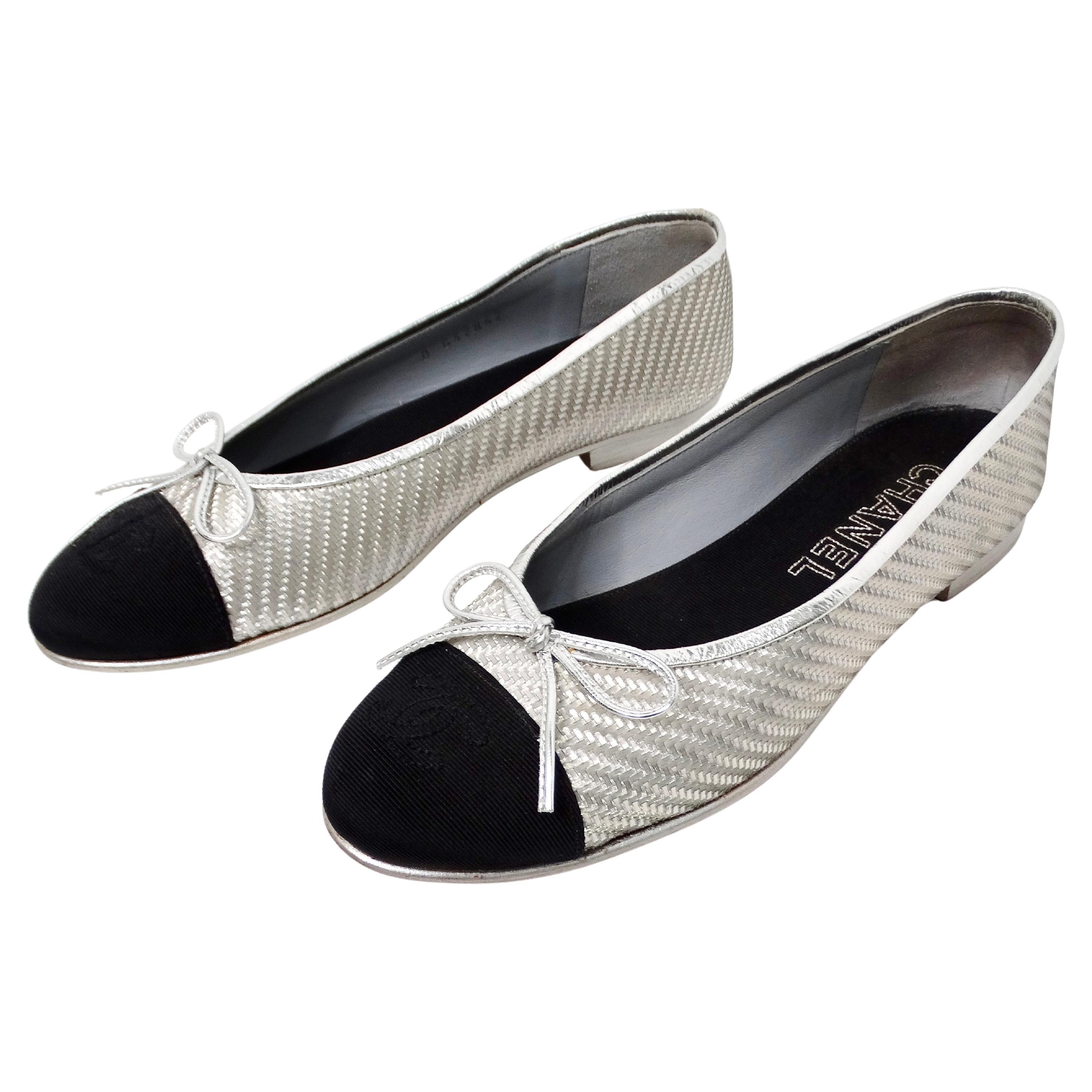 Chanel Silver Metallic PVC Woven Grosgrain Black Cap Toe Ballet Flats For Sale