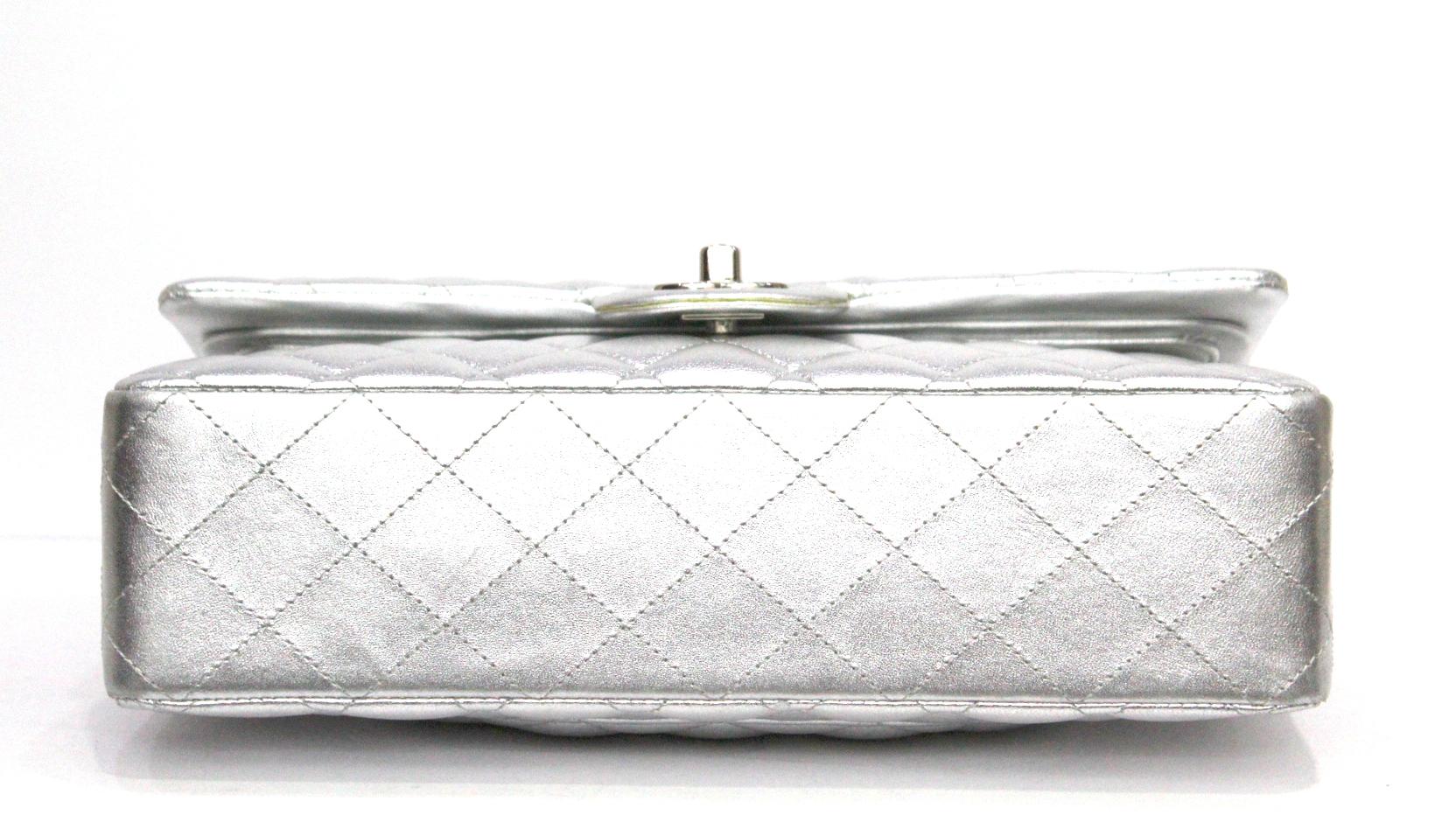 Chanel Silver Metallic Quilted Lambskin Jumbo Classic Double Flap Bag ...