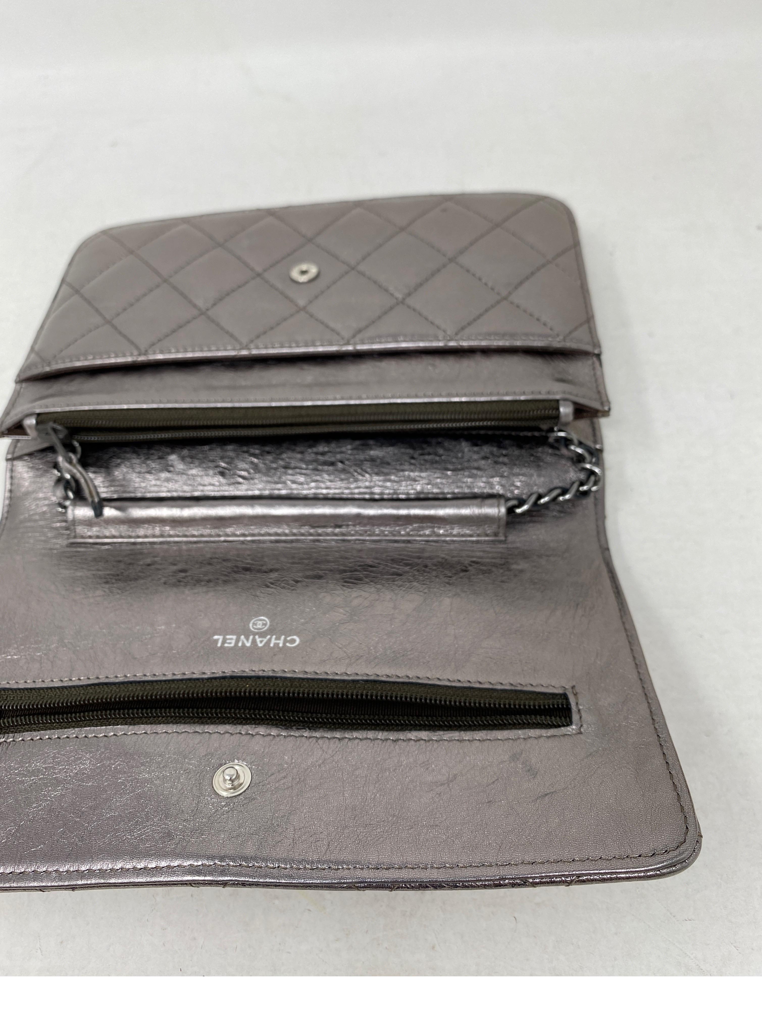 Chanel Silver Metallic Reissue Wallet On A Chain Bag In Excellent Condition In Athens, GA