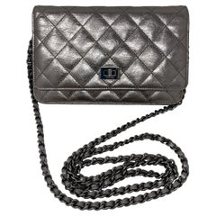 Chanel Silber Metallic Reissue Geldbörse auf einer Kette Tasche