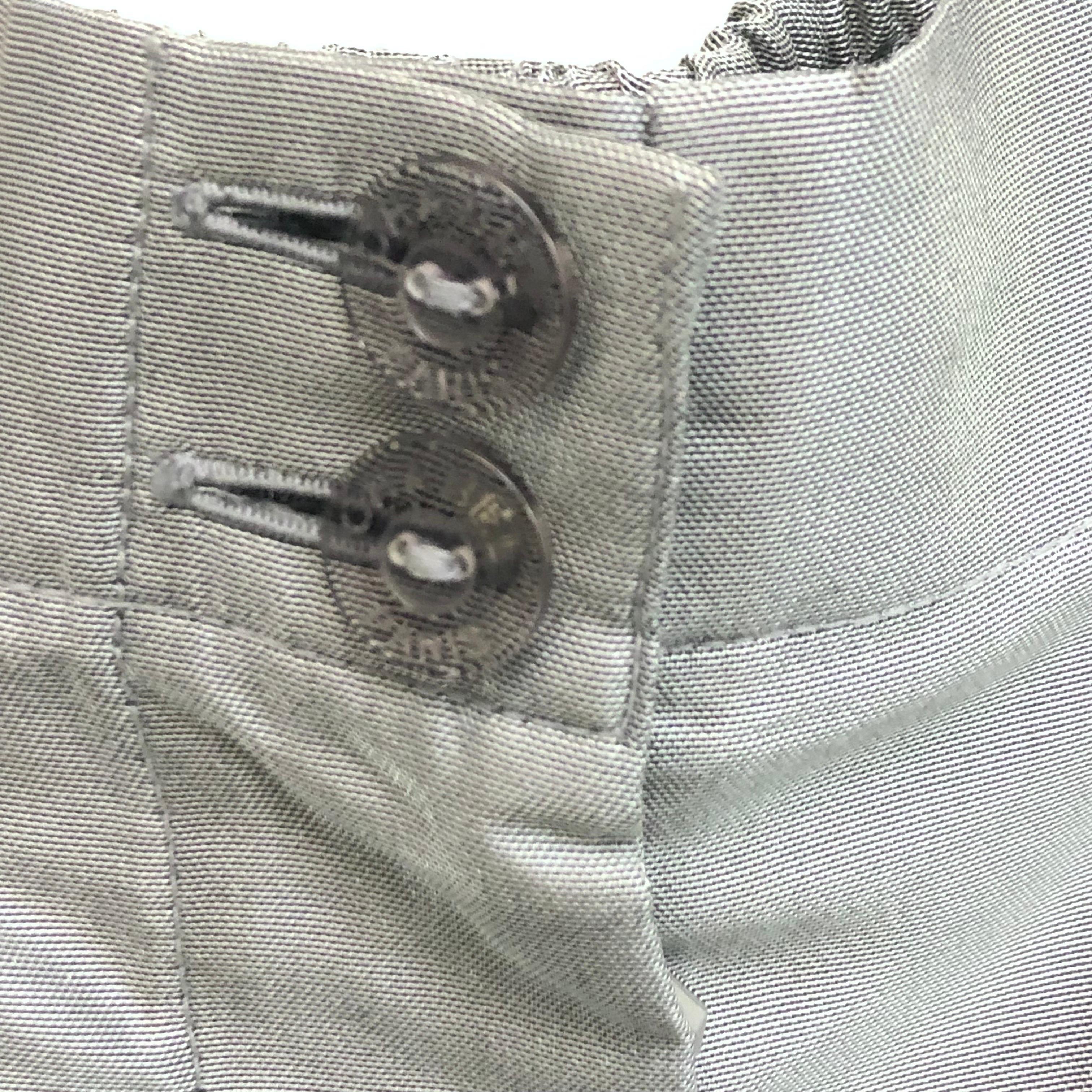 Chanel silver metallic silk and nylon shorts In Excellent Condition For Sale In Sheung Wan, HK