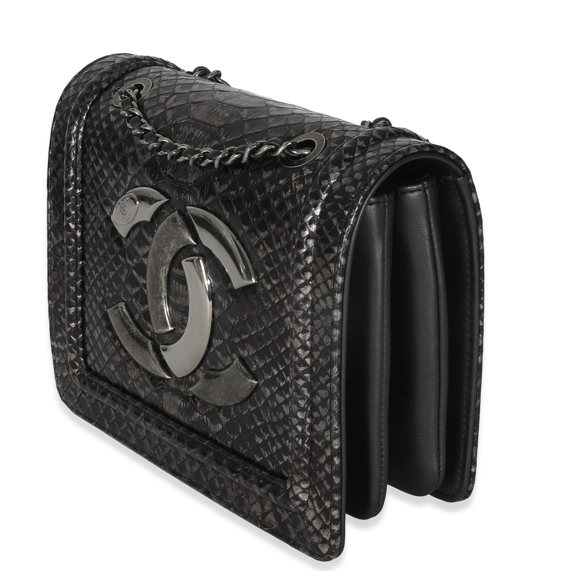 Chanel Argento Ombre Python Antico Flap Bag In condizioni ottime in vendita a New York, NY