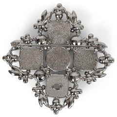 CHANEL silver & pink 21P PEARL & STRASS Brooch