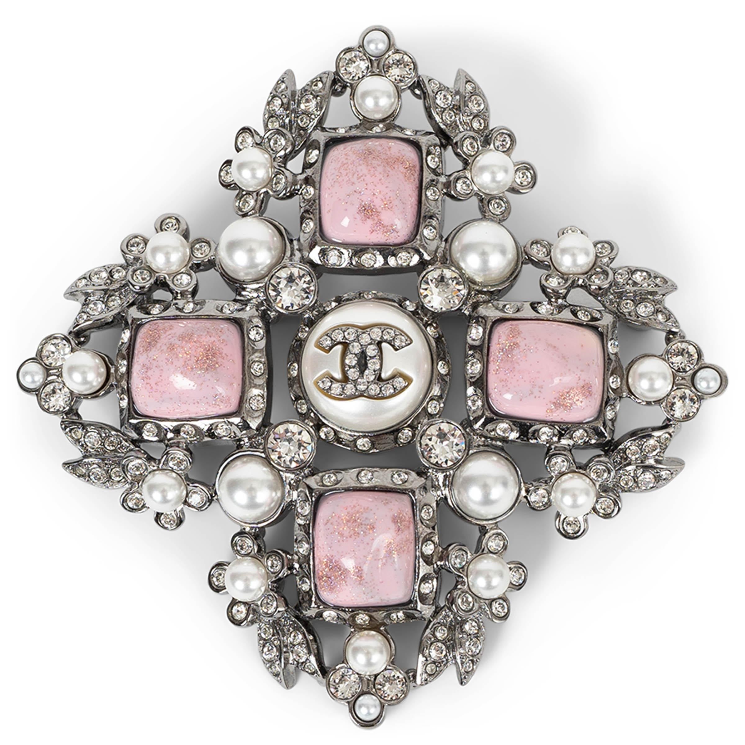 CHANEL silver & pink 21P PEARL & STRASS Brooch For Sale