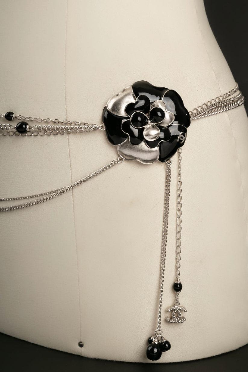 Chanel Silver Plated Camellia Belt Spring, 2007 In Excellent Condition In SAINT-OUEN-SUR-SEINE, FR