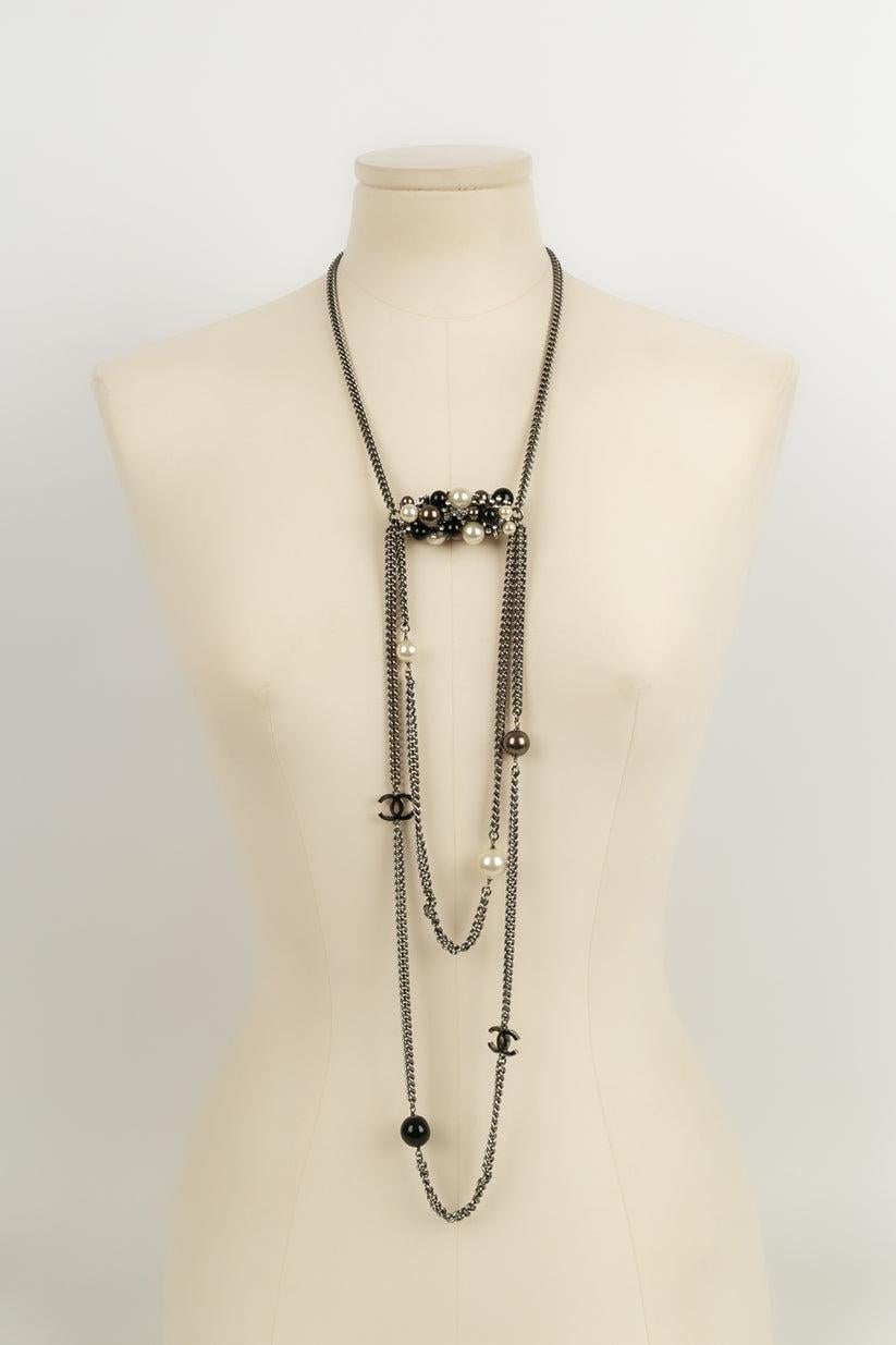 Chanel Silver Plated Metal Necklace in Resin Beads and Strass For Sale 3