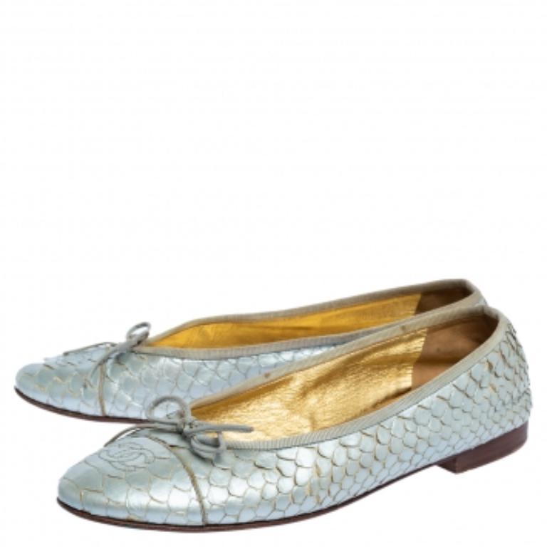 Chanel Silver Python Leather CC Bow Ballet Flats Size 38.5 For Sale 1