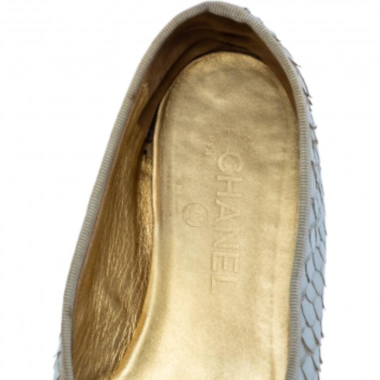 Chanel Silver Python Leather CC Bow Ballet Flats Size 38.5 For Sale 3