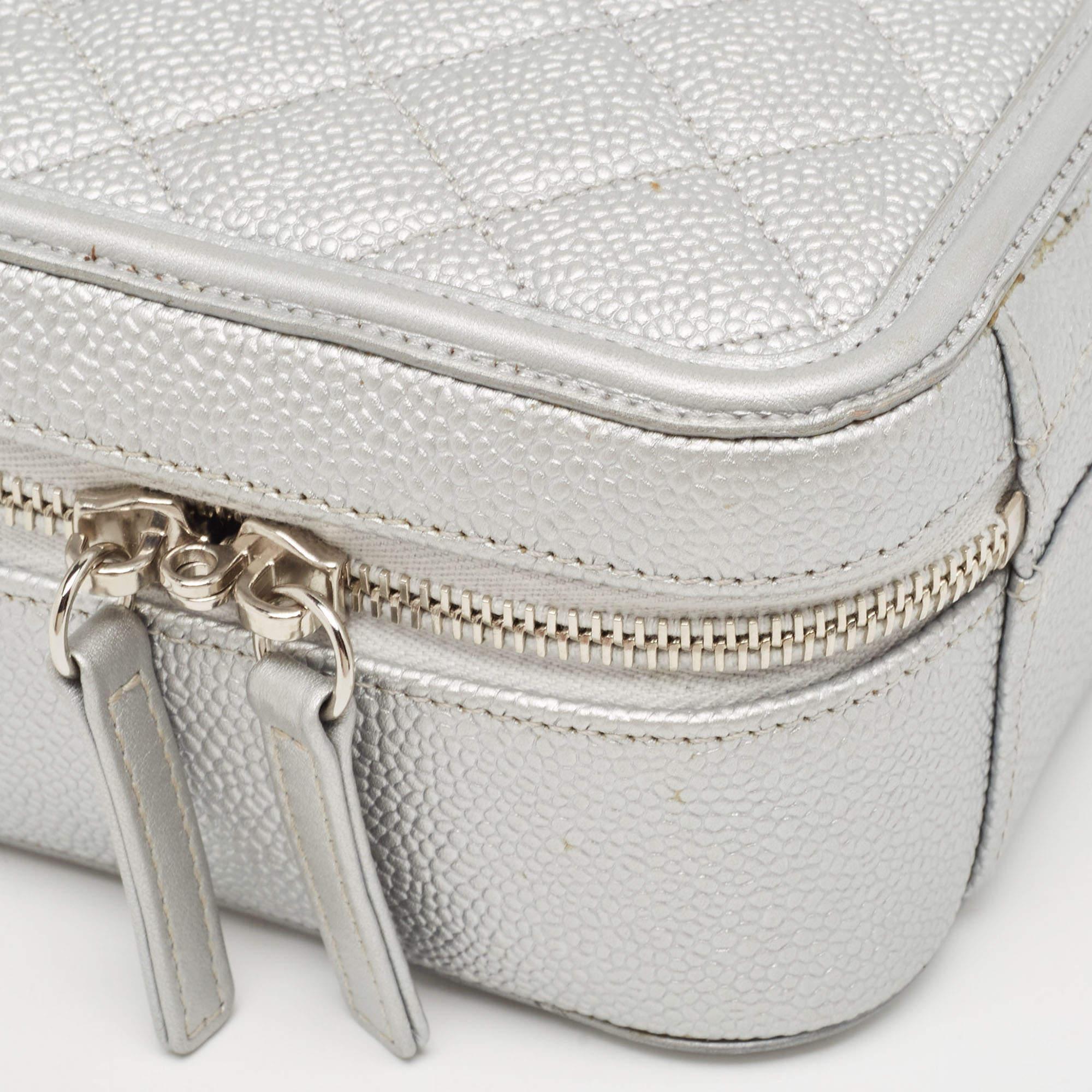 Chanel Silver Quilted Caviar Leather Medium CC Filigree Vanity Case Bag 4