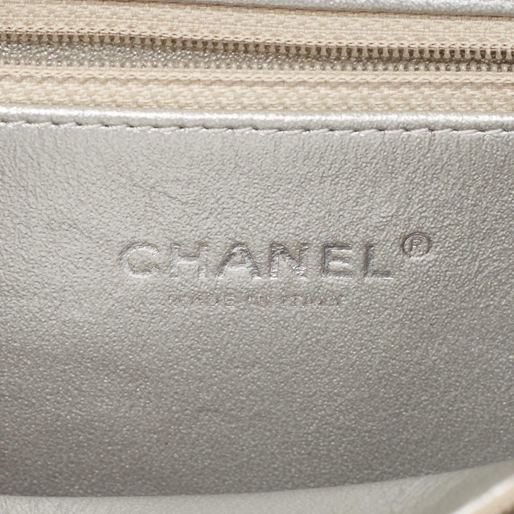 Chanel Silver Quilted Caviar Leather Medium CC Filigree Vanity Case Bag 5