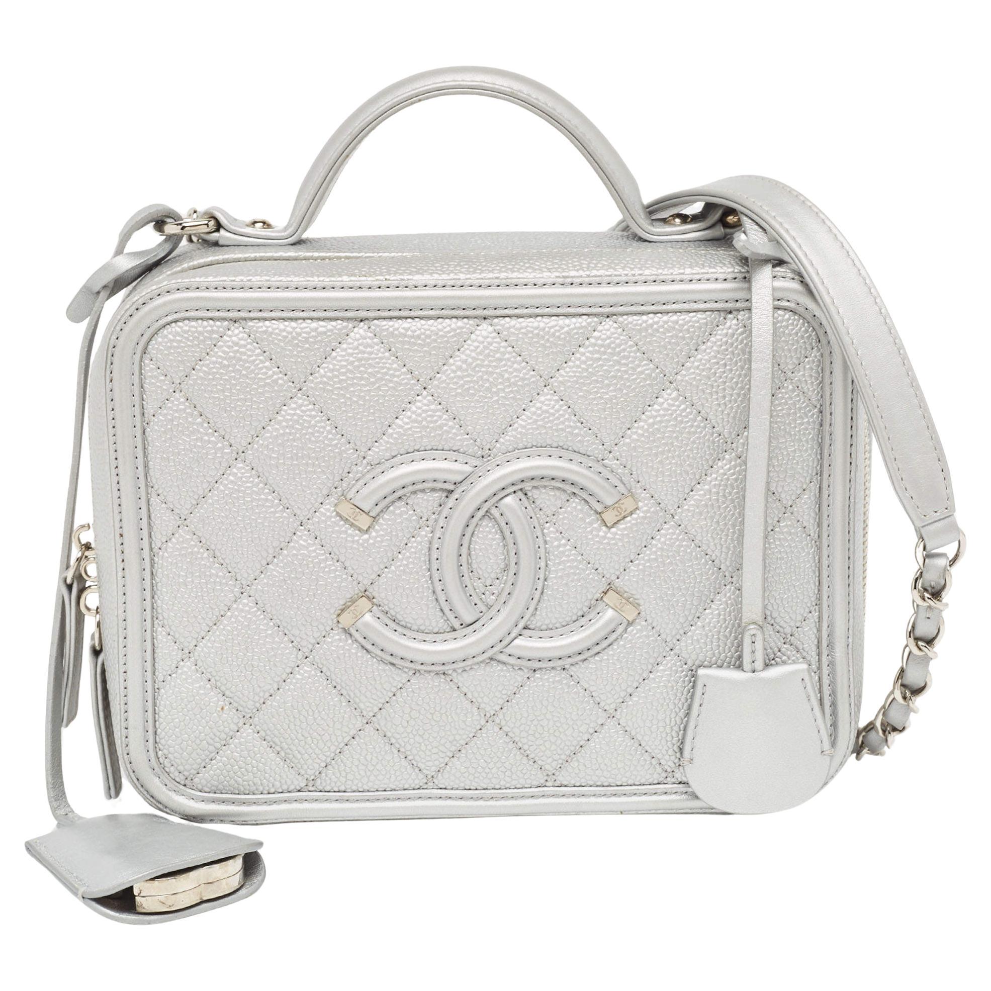 Chanel Silver Quilted Caviar Leather Medium CC Filigree Vanity Case Bag For Sale