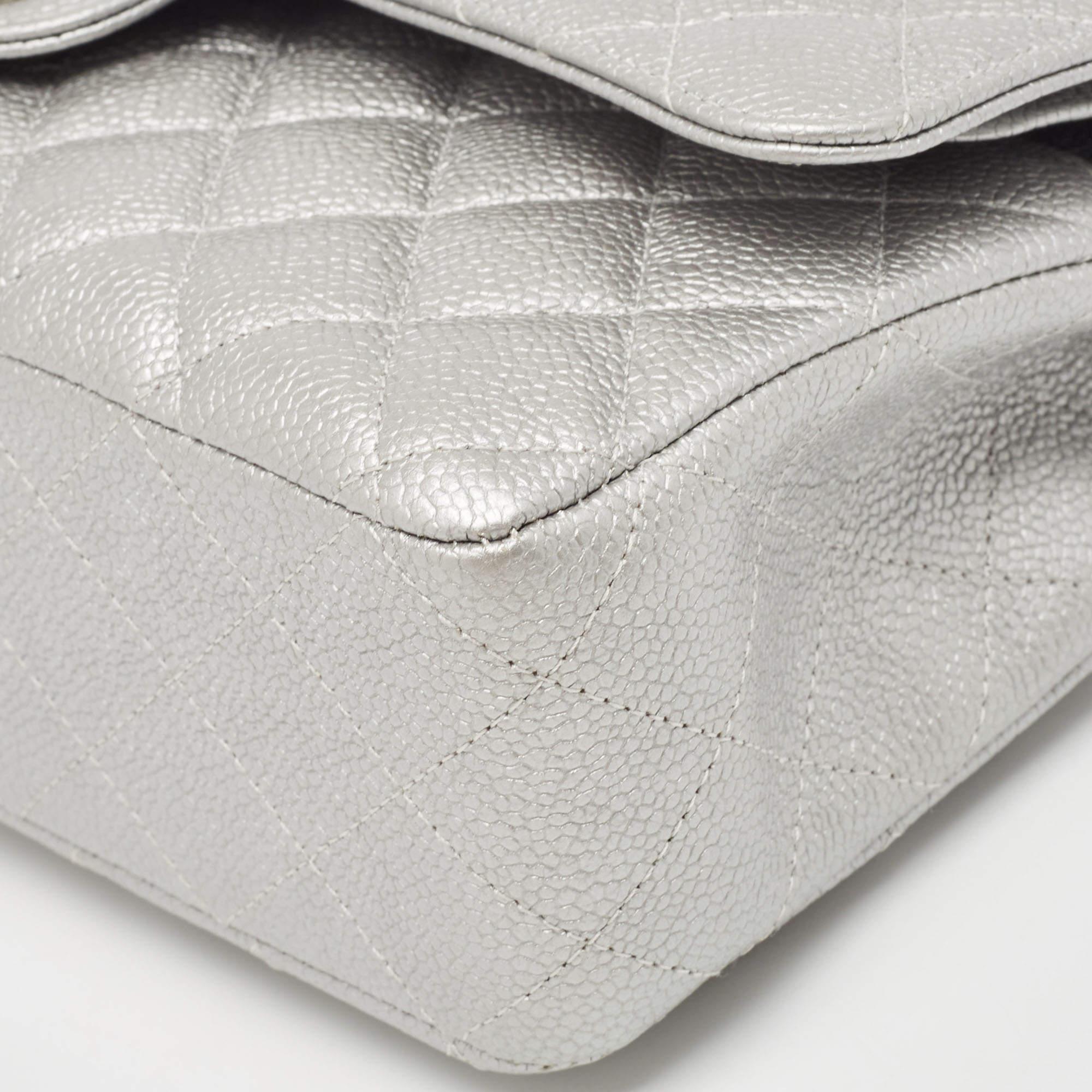 Chanel Silver Quilted Caviar Medium Classic Leather Double Flap Bag en vente 4