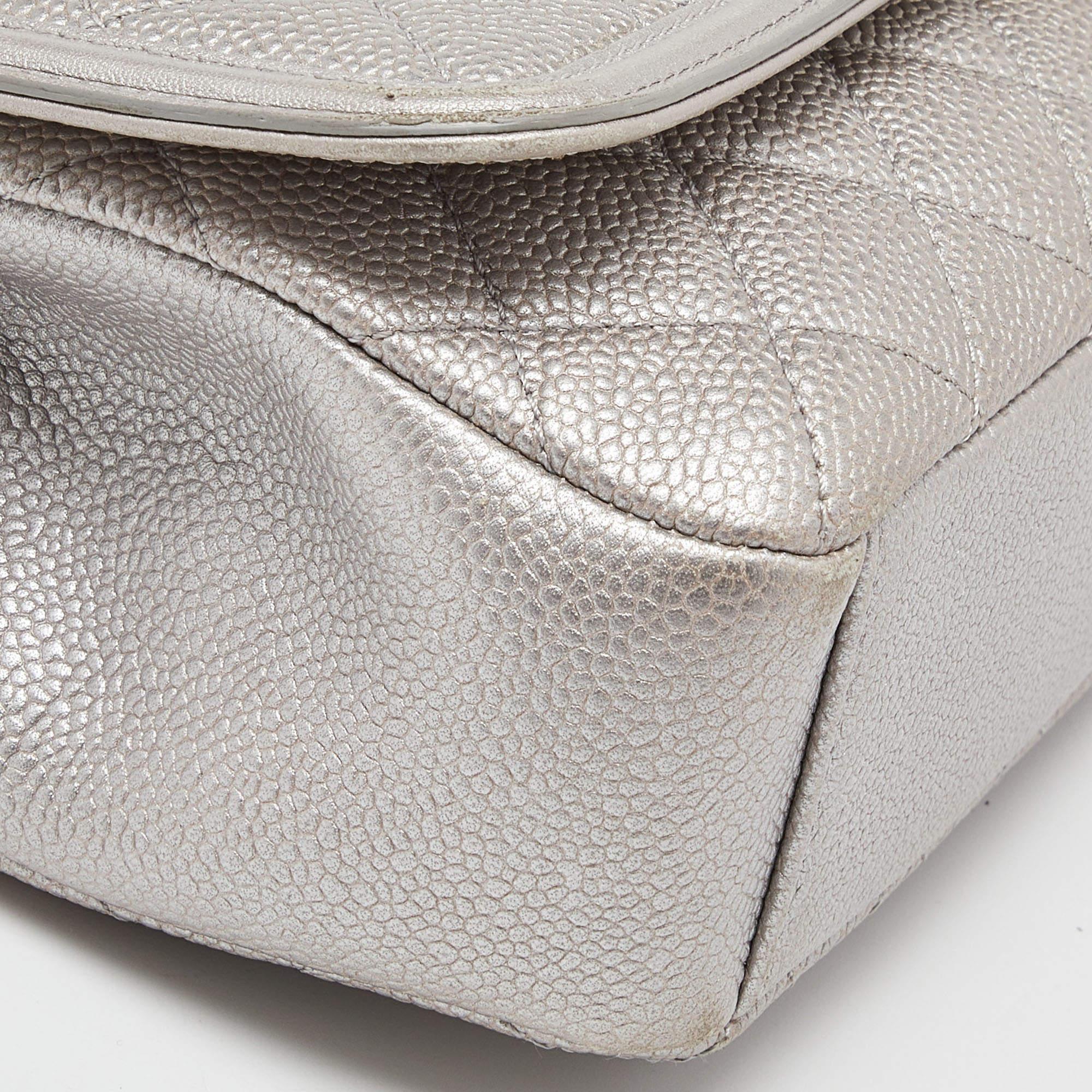 Chanel Silver Quilted Caviar Leather Small CC Filigree Flap Bag In Good Condition In Dubai, Al Qouz 2
