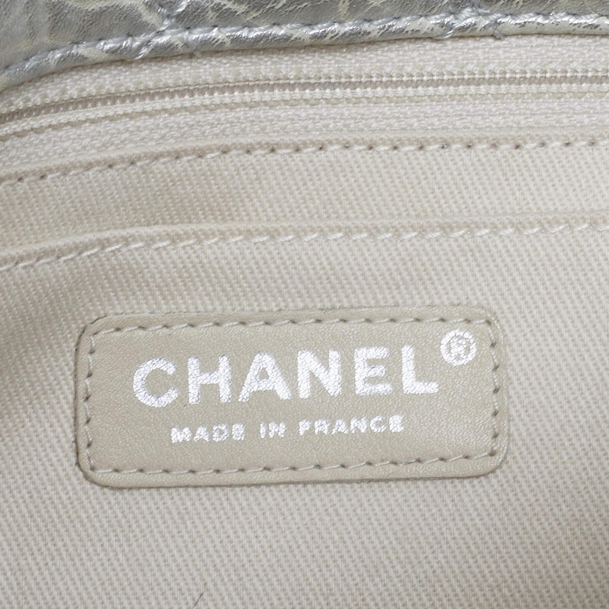 Chanel Silver Quilted Leather Medium Classic Flap Shoulder Bag For Sale 8