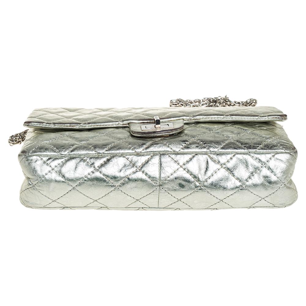 Chanel Silver Quilted Leather Reissue 2.55 Classic 226 Flap Bag In Fair Condition In Dubai, Al Qouz 2
