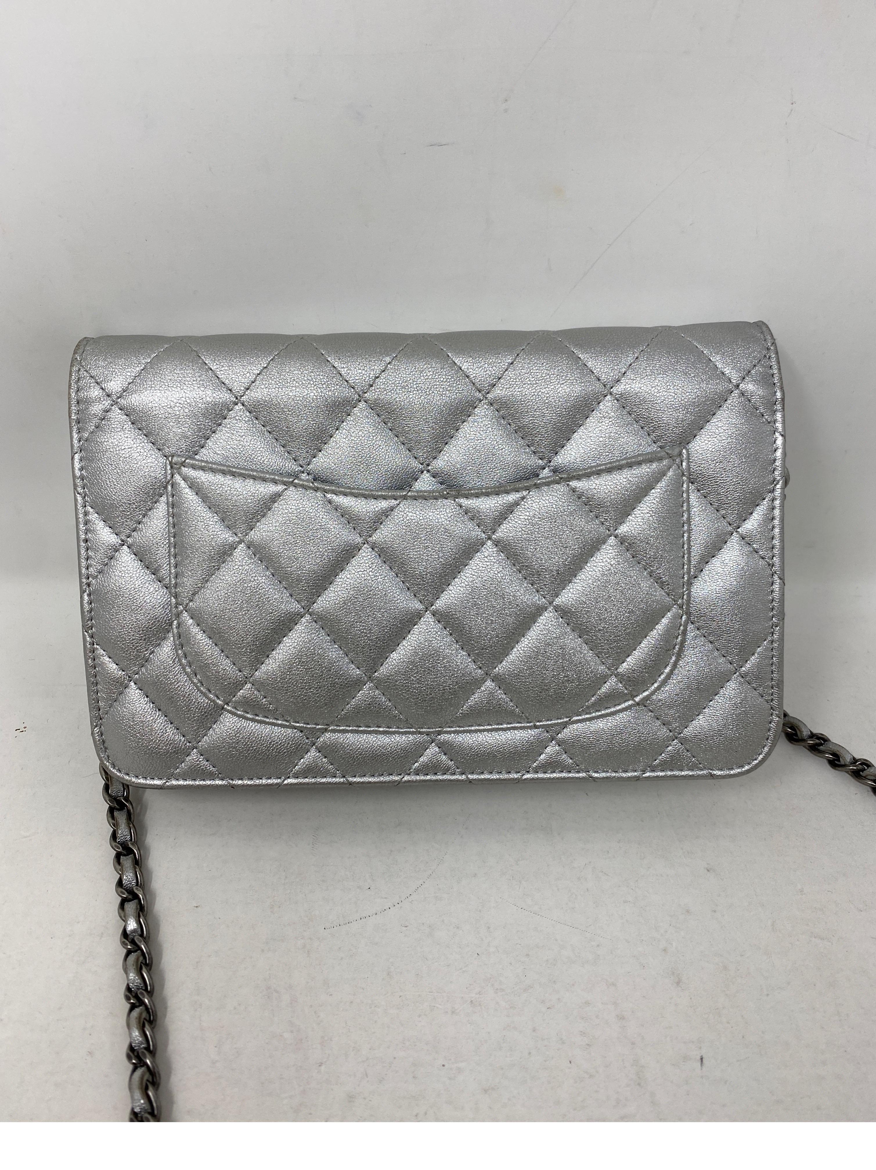 Chanel Silver Reissue Wallet On A Chain Bag In Excellent Condition In Athens, GA