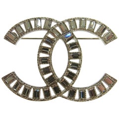 Chanel Silver Rhinestone Charm Evening Lapel Pin Brooch 