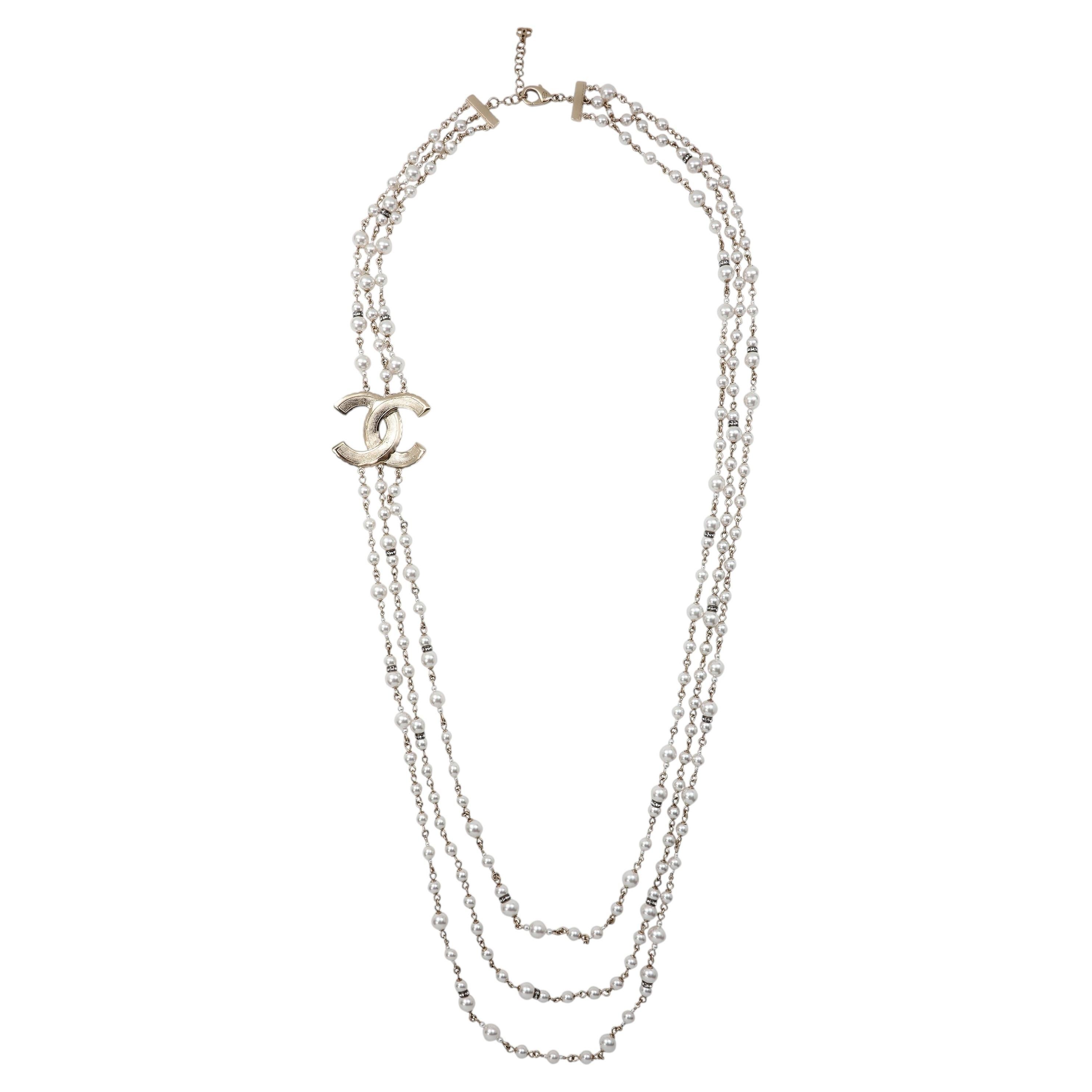 Chanel - Collier Peral Runway avec strass en argent