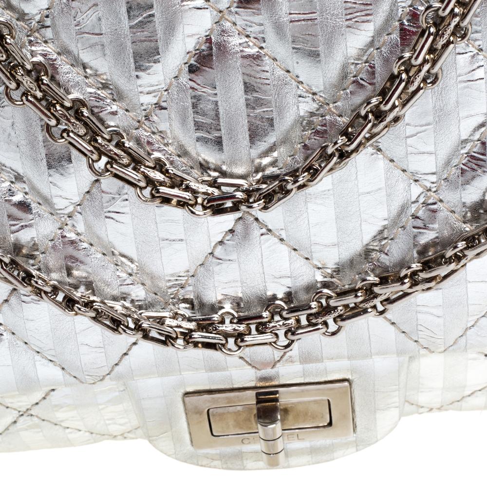 Chanel Argento a righe in pelle trapuntata Reissue 2.55 Classic 227 Flap Bag 2