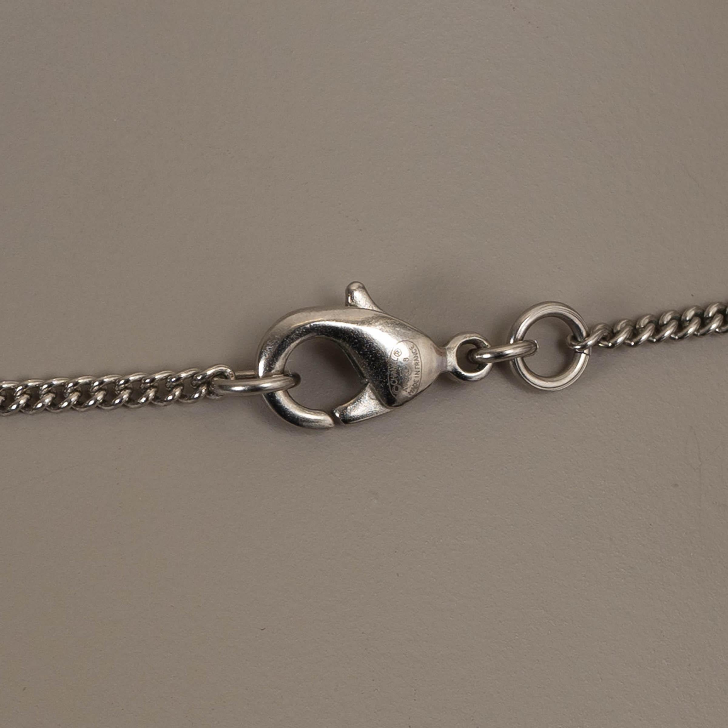 Chanel, collana con ciondolo in perle e cristalli 16B in tonalità argento in vendita 1