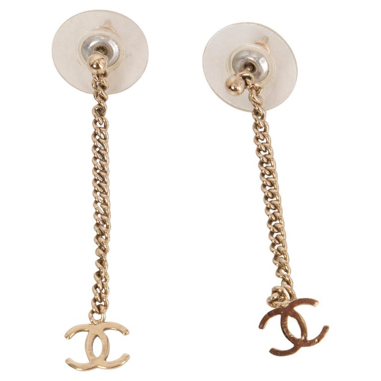 CHANEL light gold-tone CC CHAIN Drop Earrings