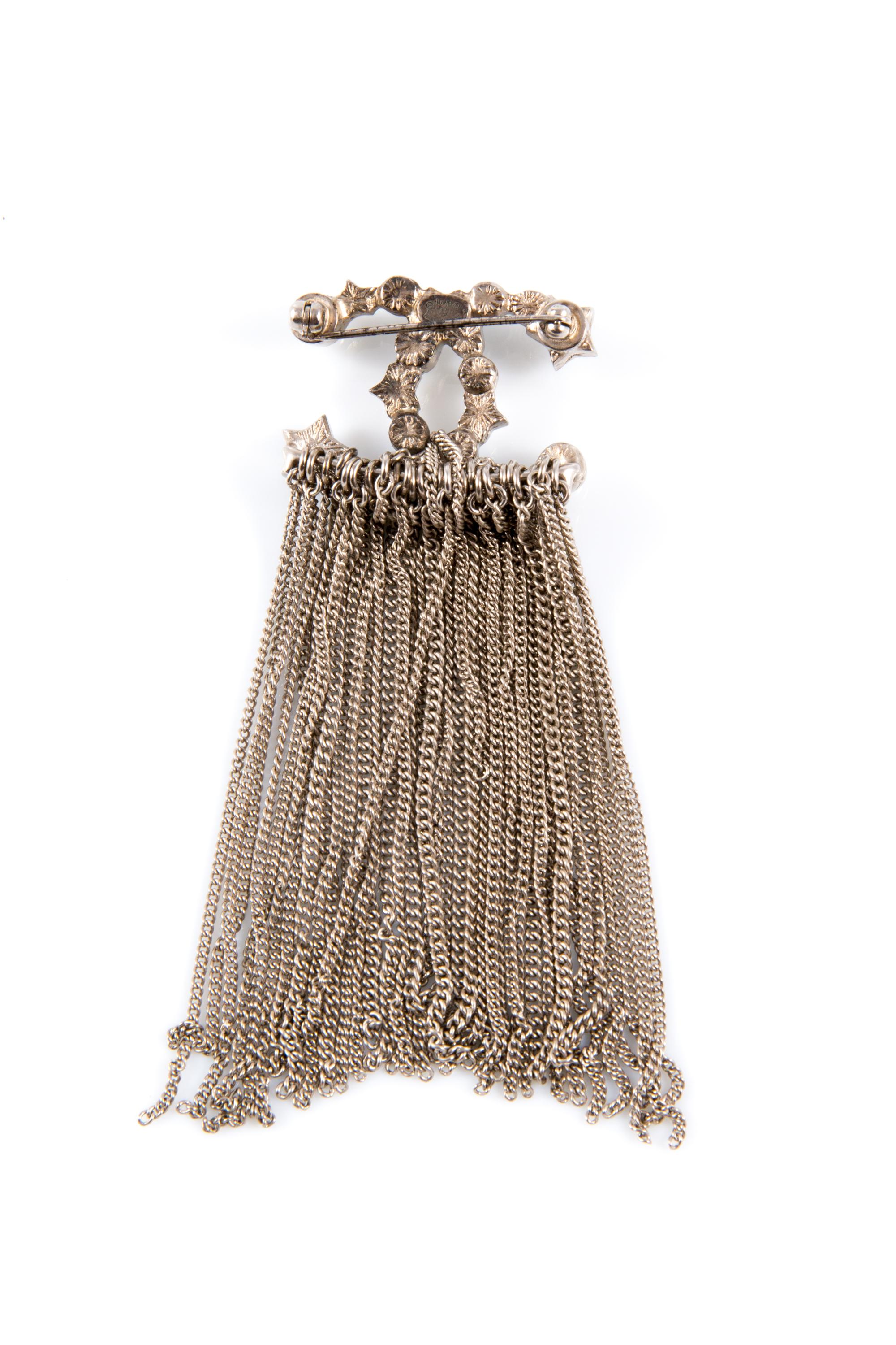 Chanel Silber Ton Kette Tropfen große CC Brosche im Angebot 1