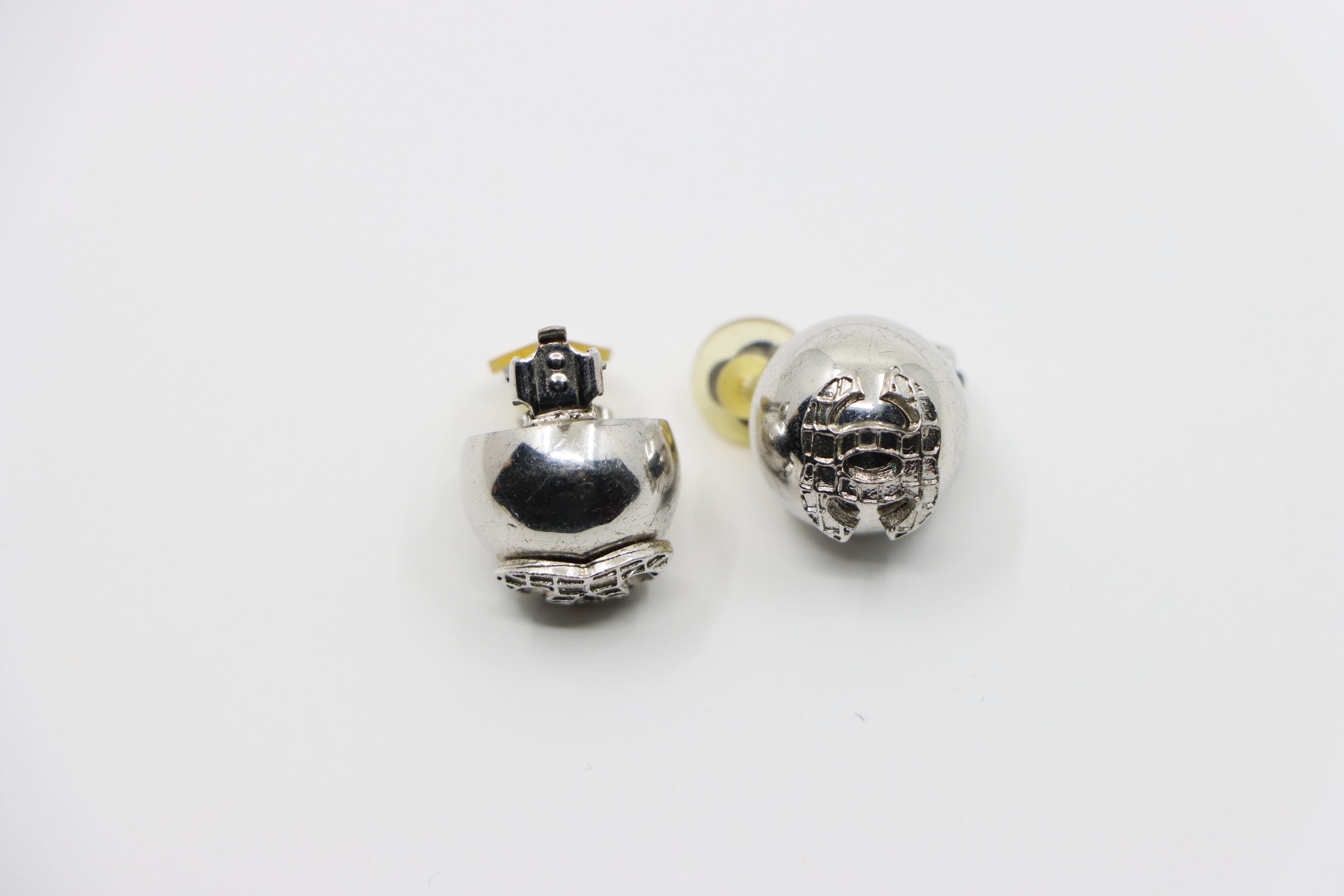 Chanel Silver Tone Double C Logo Round Earring For Sale 8
