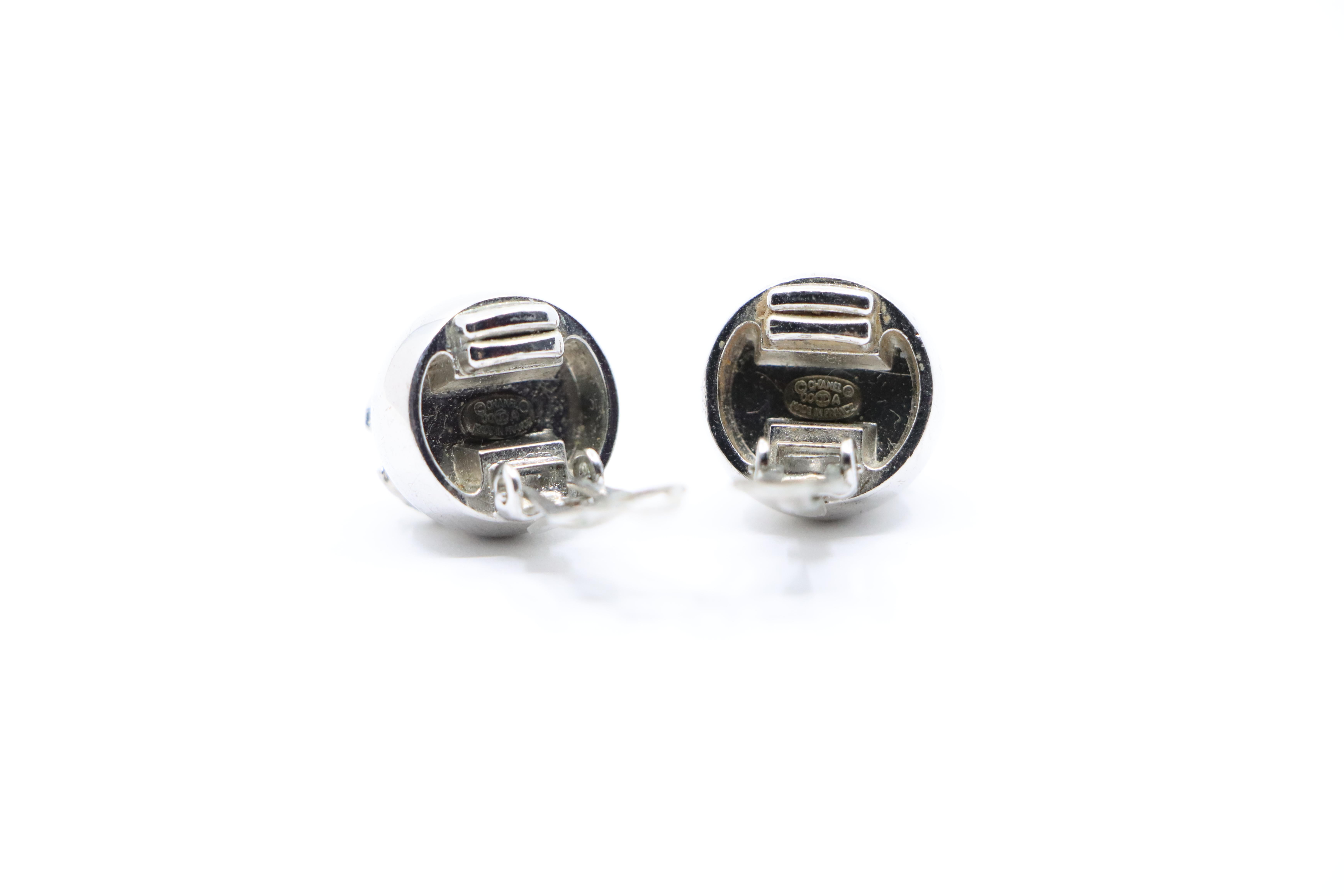 Chanel Silver Tone Double C Logo Round Earring For Sale 9