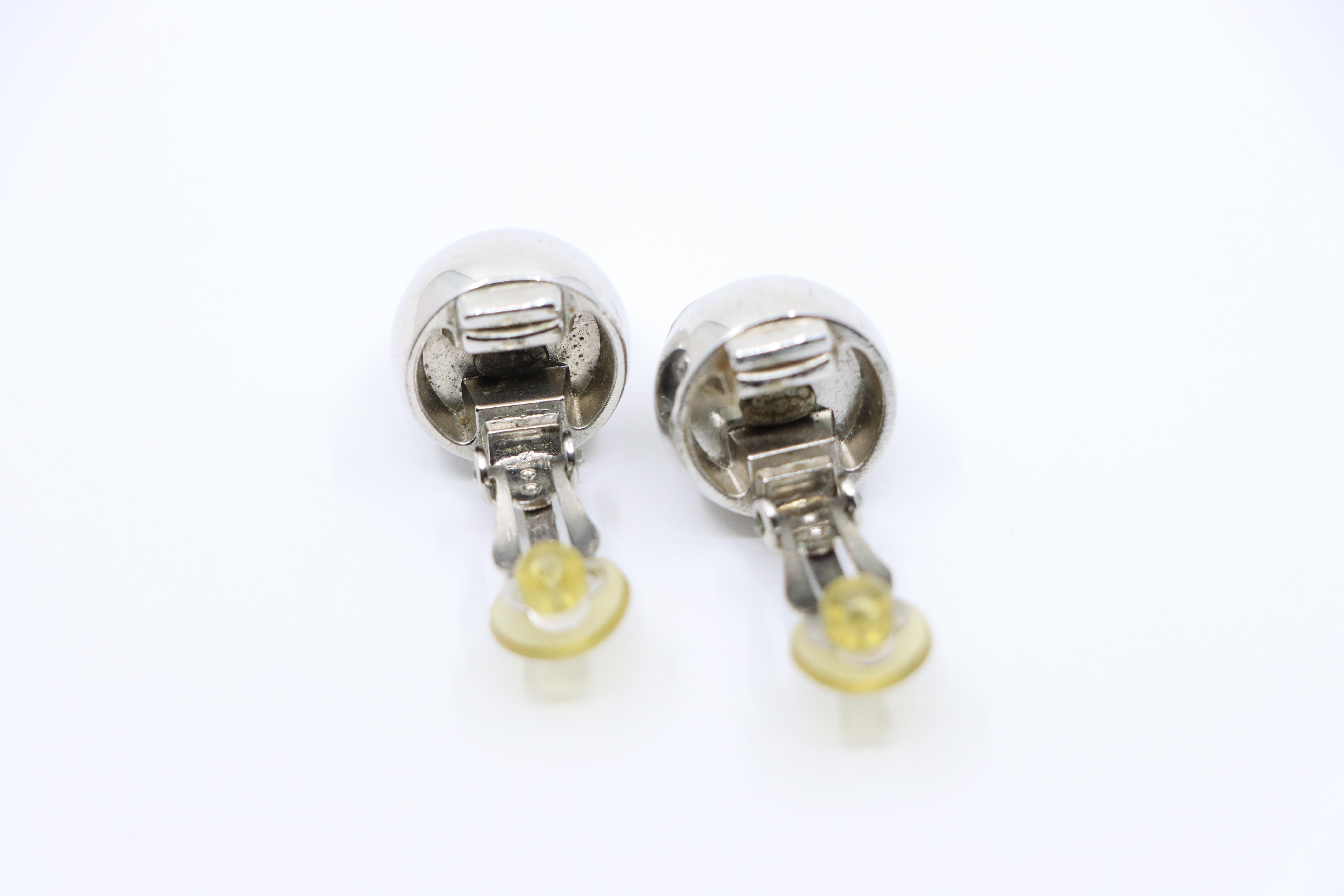 Chanel Silver Tone Double C Logo Round Earring For Sale 10