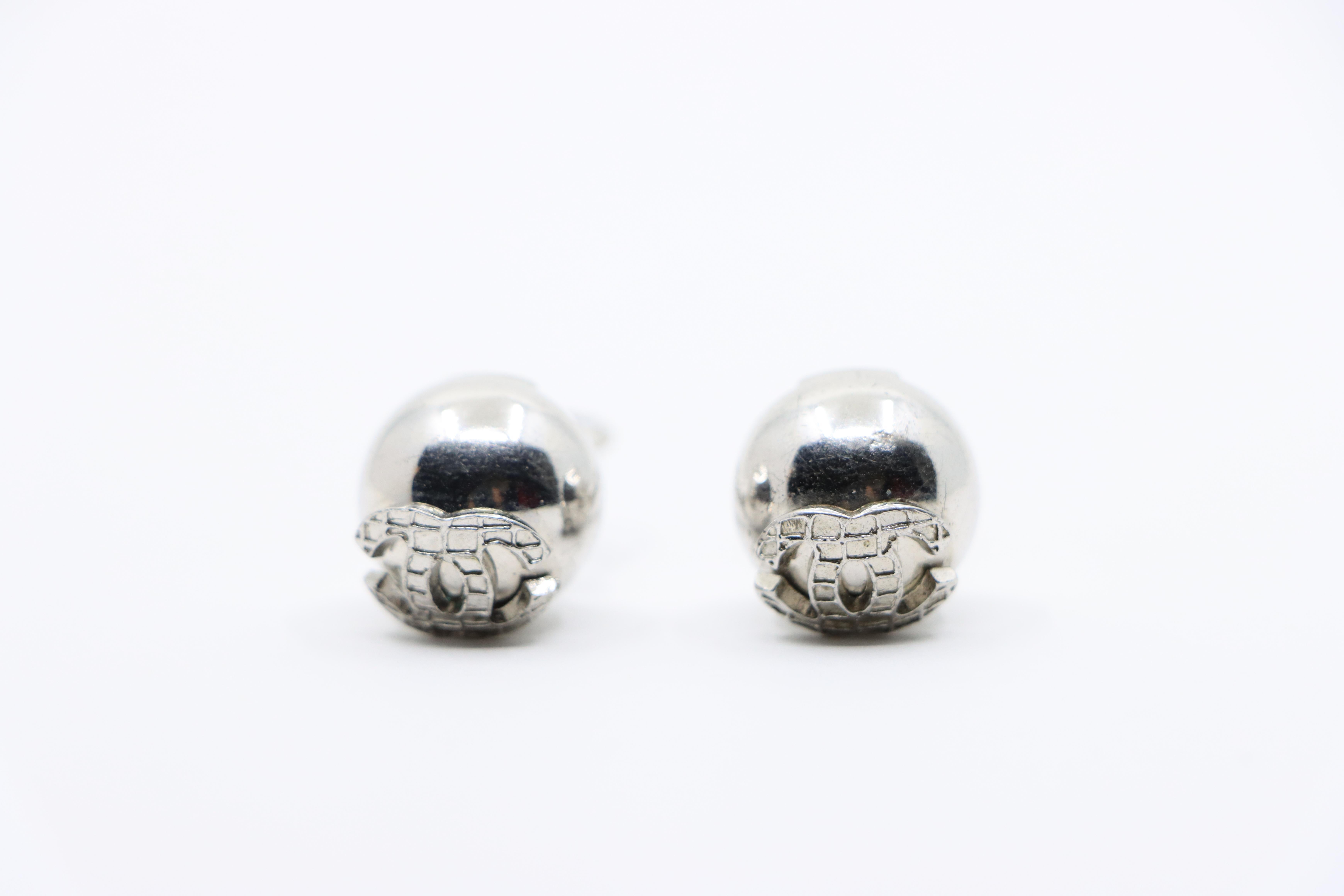 Chanel Silver Tone Double C Logo Round Earring For Sale 11