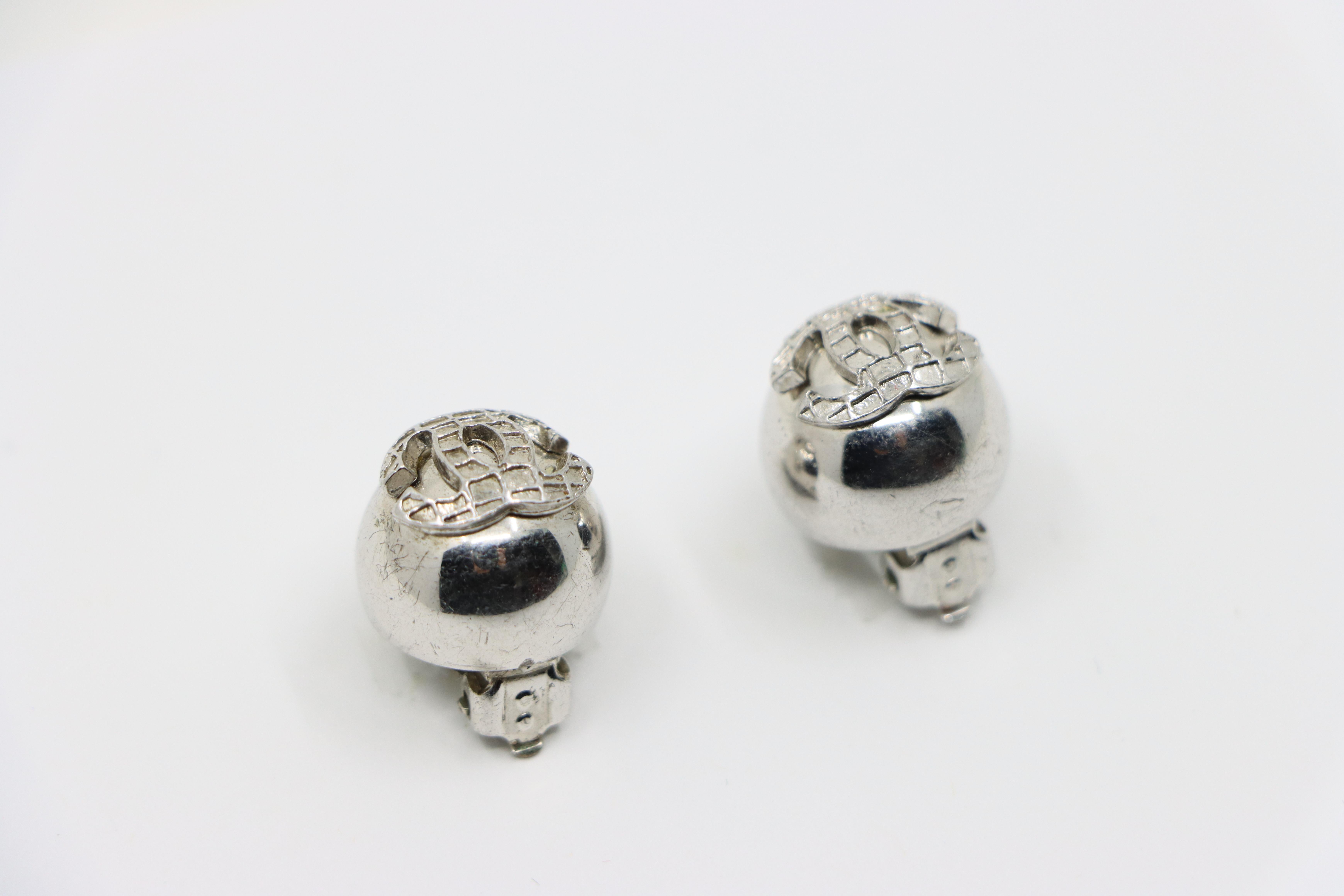 Chanel Silver Tone Double C Logo Round Earring For Sale 4