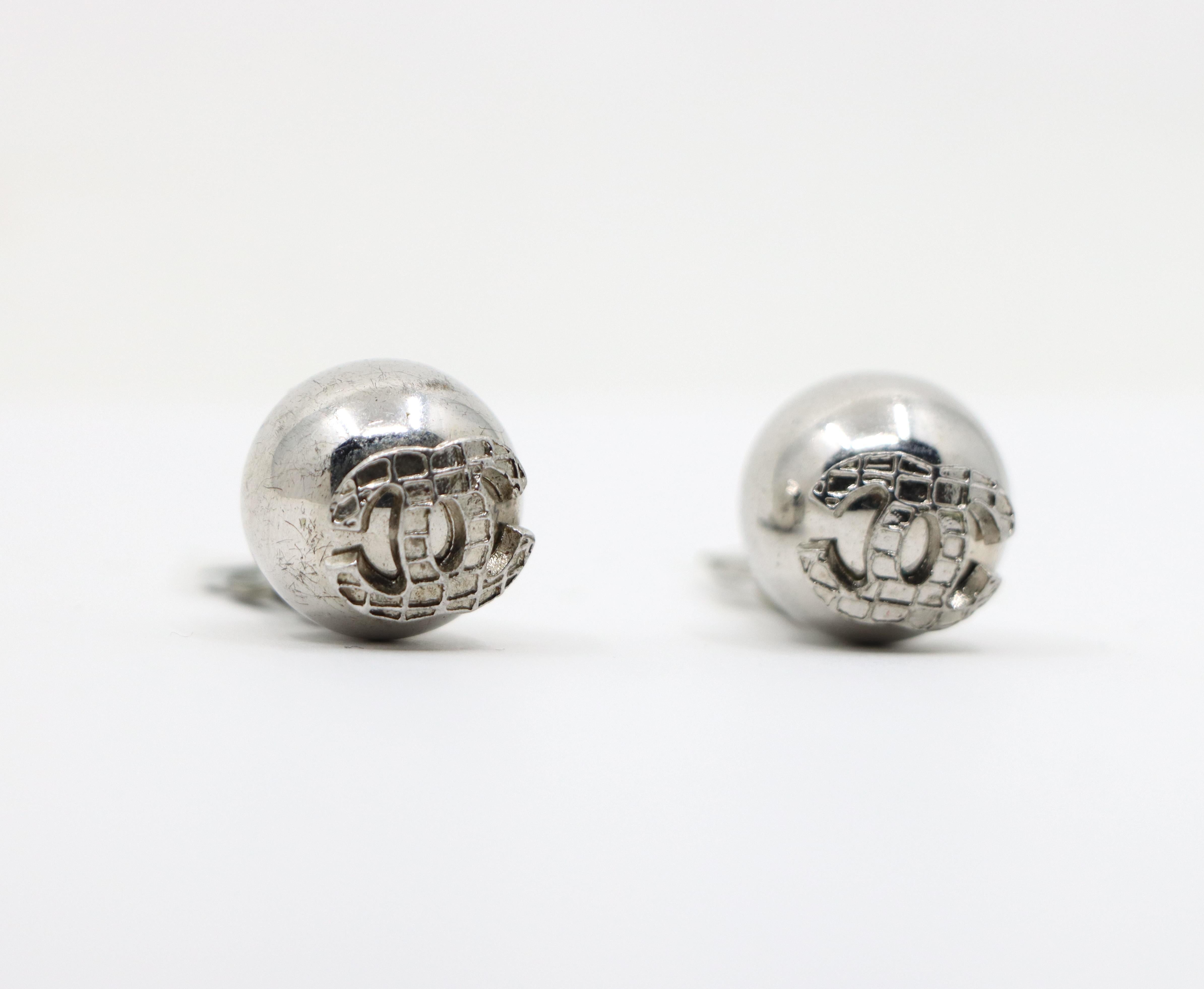 Chanel Silver Tone Double C Logo Round Earring For Sale 5