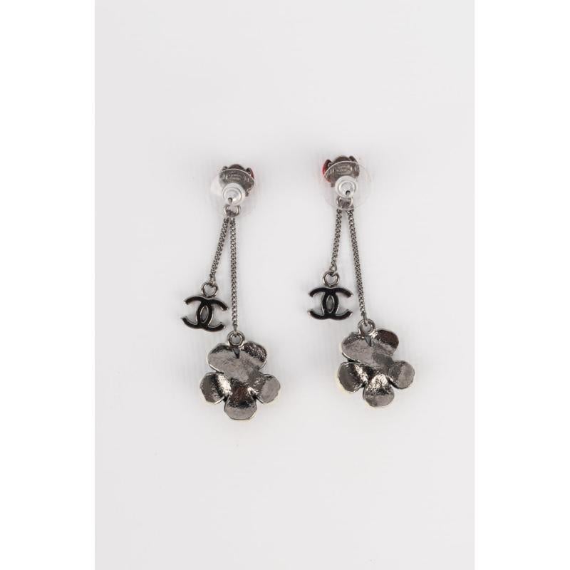 Chanel Silvery Lady Bug with a Camellia Metal Earrings, 2008 In Excellent Condition In SAINT-OUEN-SUR-SEINE, FR