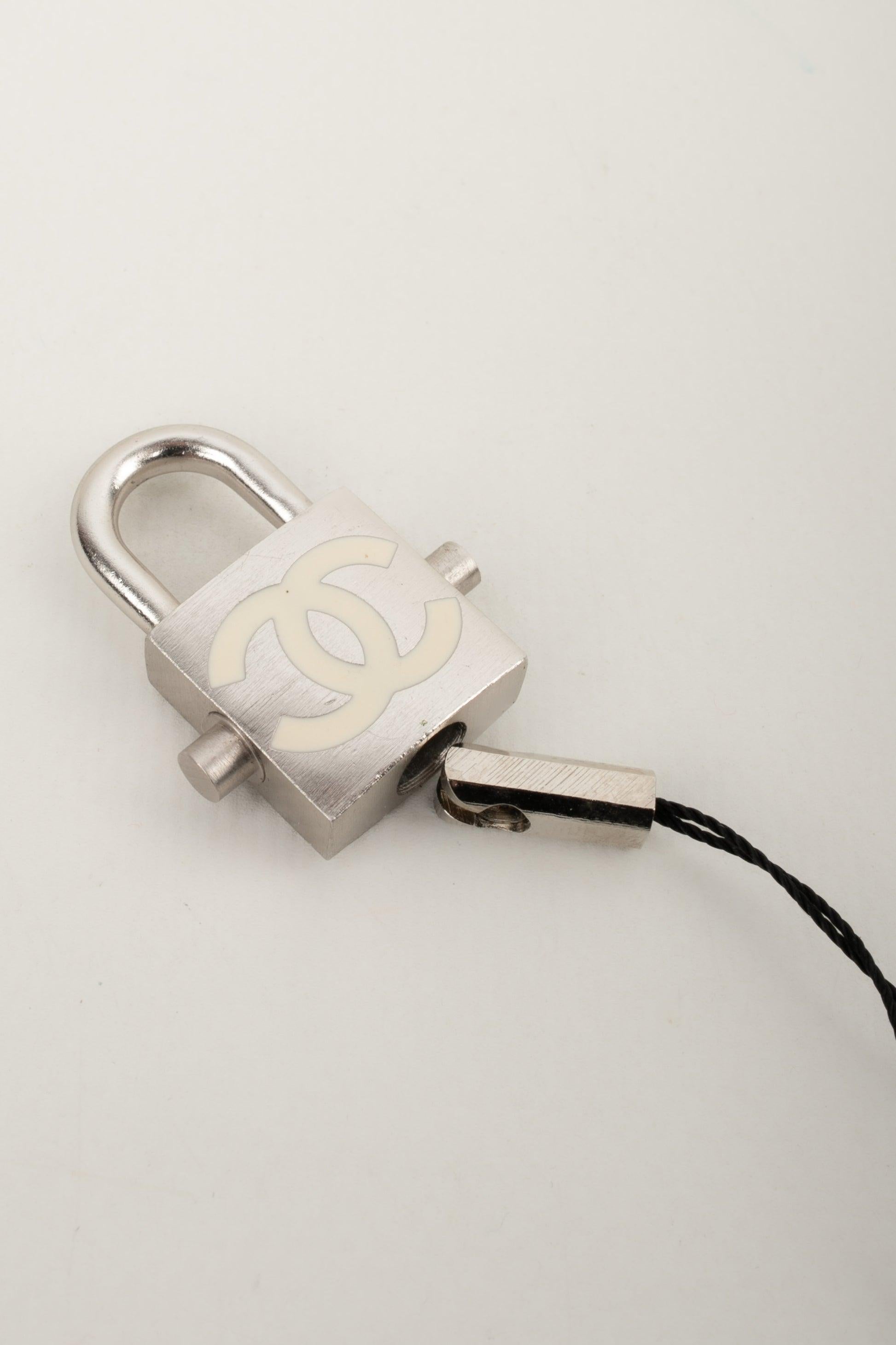 Chanel Silvery Metal Bag Jewelry, 2004 In Excellent Condition For Sale In SAINT-OUEN-SUR-SEINE, FR
