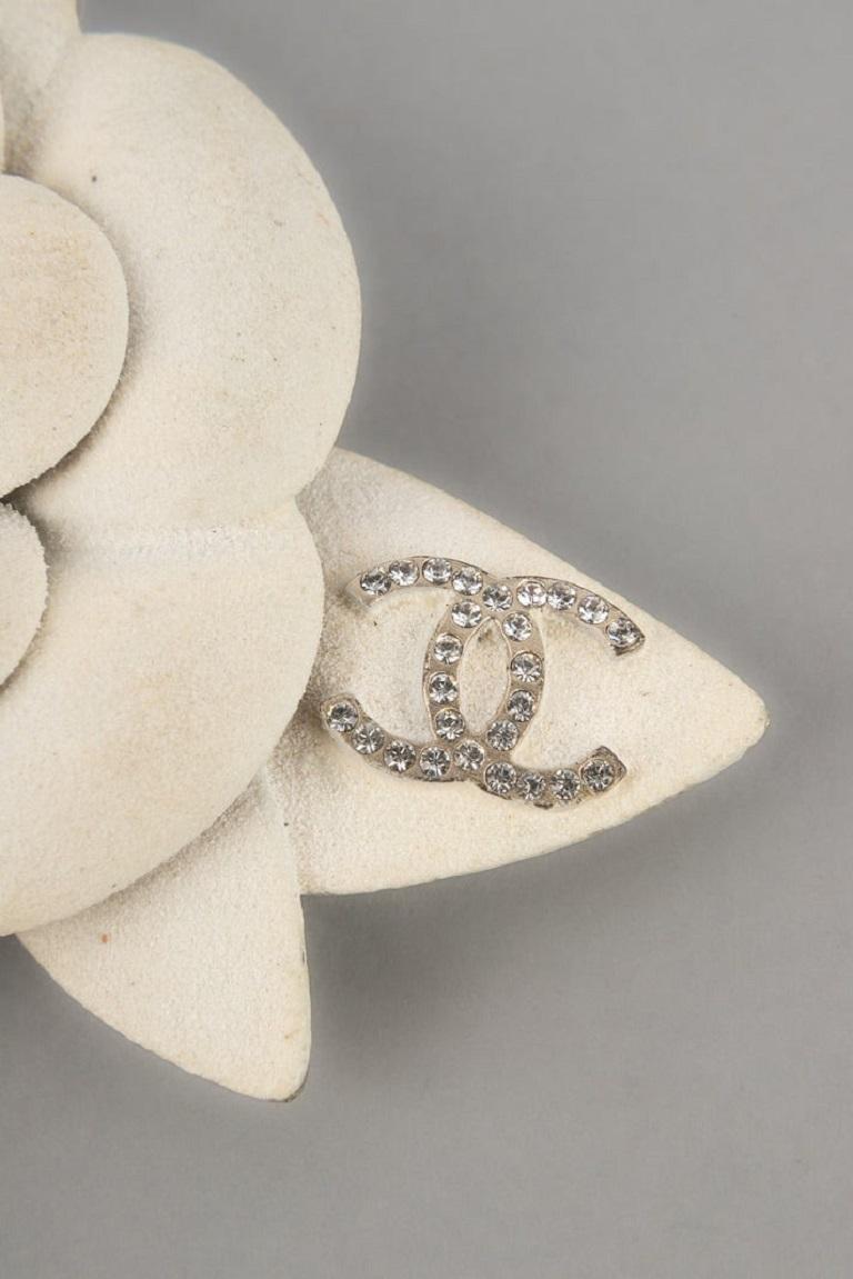 Chanel Silvery Metal Camellia Belt, 2005 3