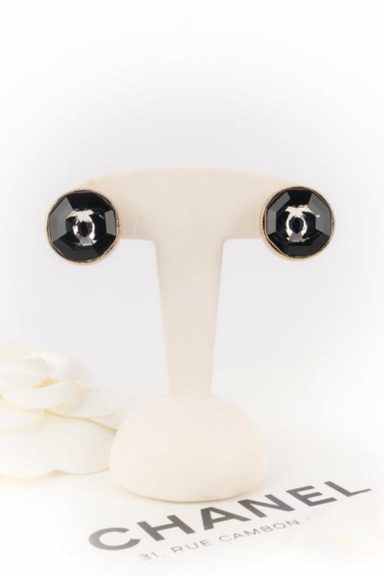 Chanel Silvery Metal Clip-on CC Earrings, 2018 2