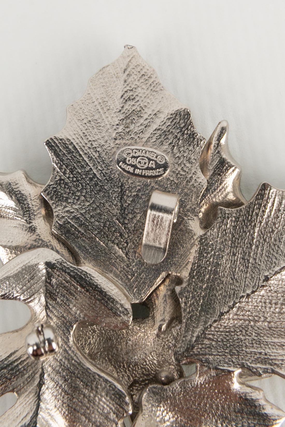 Chanel Silvery Metal Pendant Brooch, 2005 For Sale 2