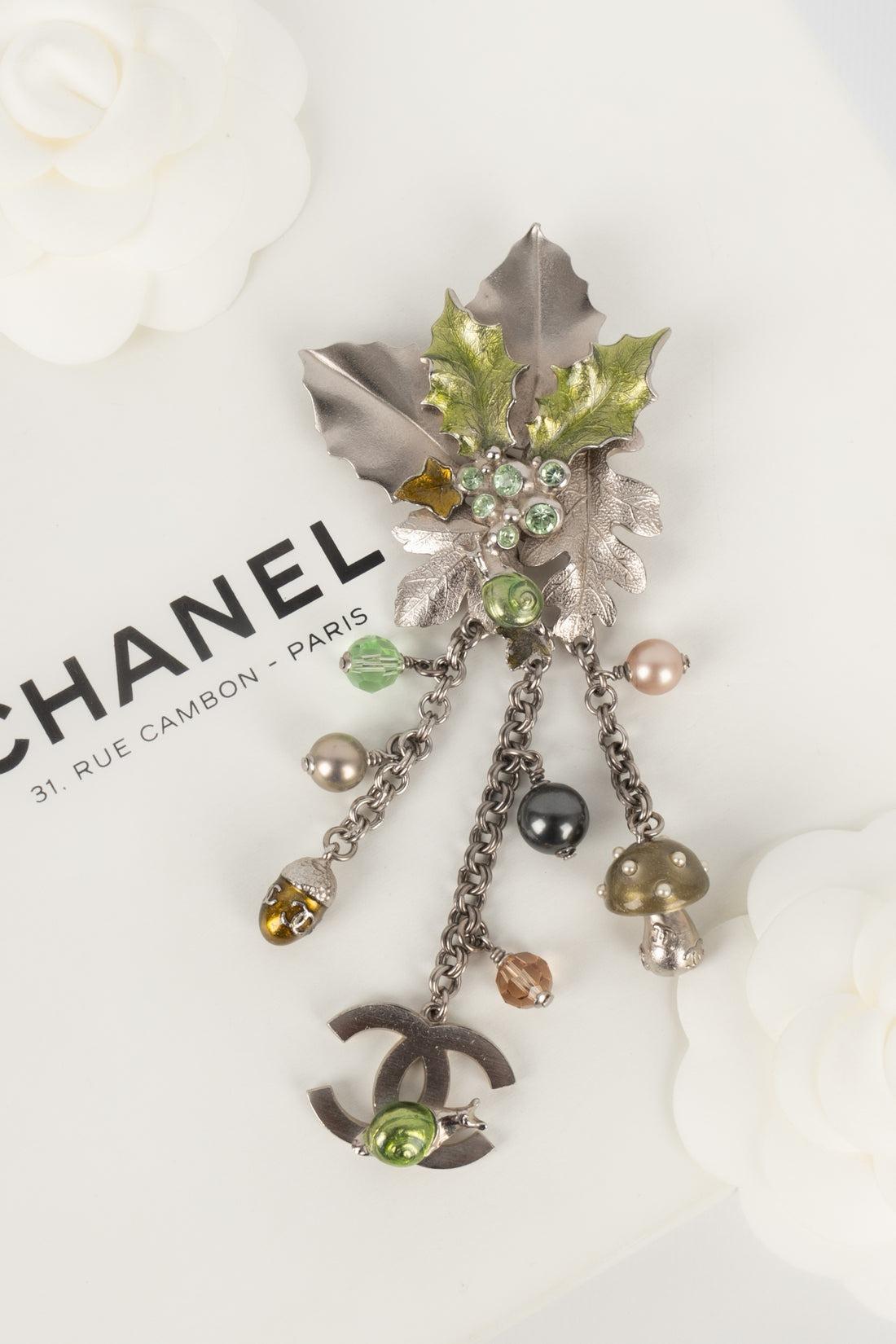 Chanel Silvery Metal Pendant Brooch, 2005 For Sale 4