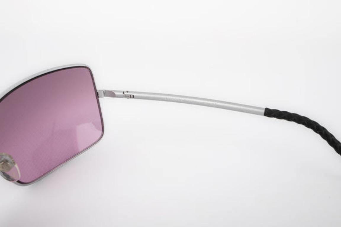 Chanel Silberne Metall-Sonnenbrille mit getönten Gläsern im Angebot 1