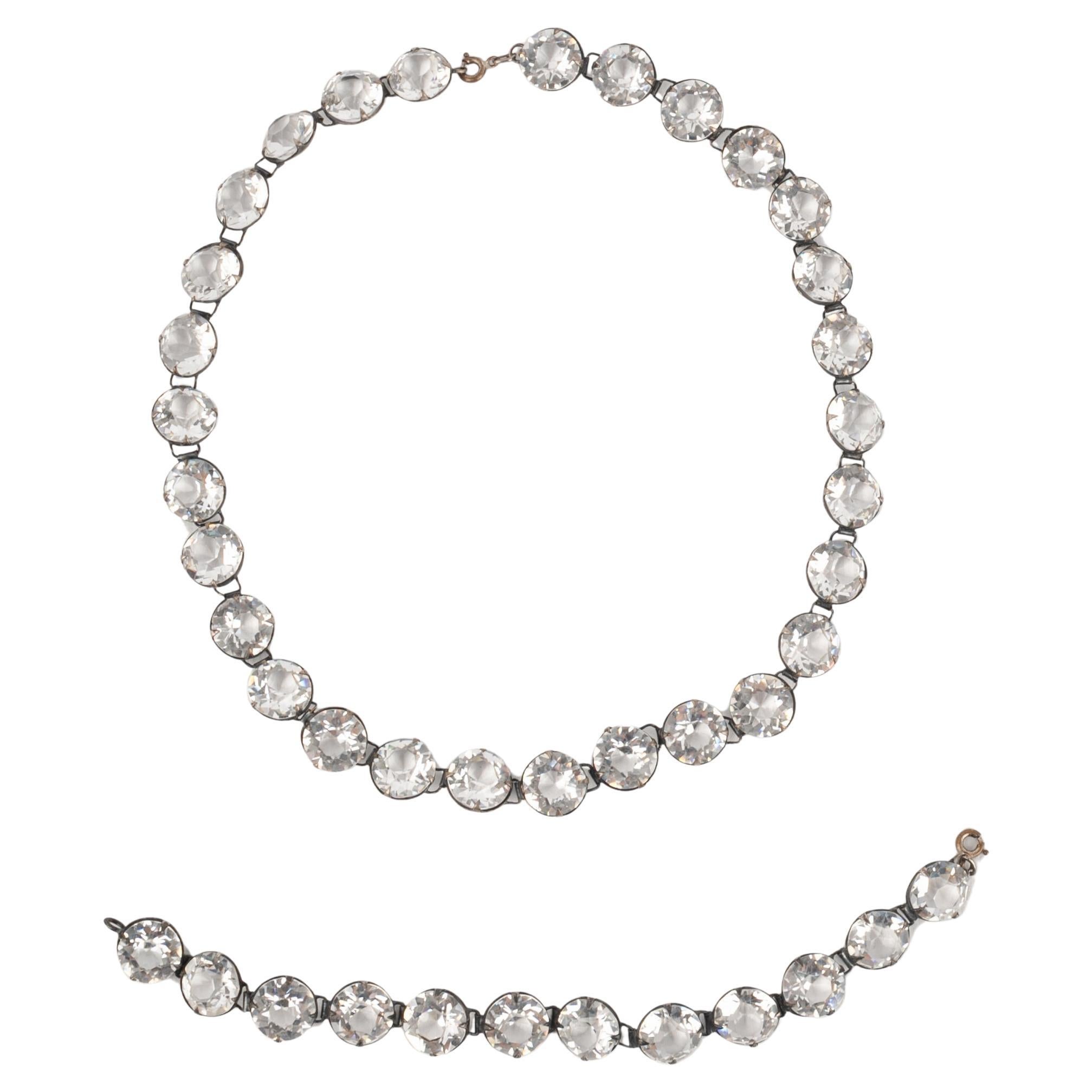 Juego de joyas plateadas Chanel Collar y pulsera, años 20