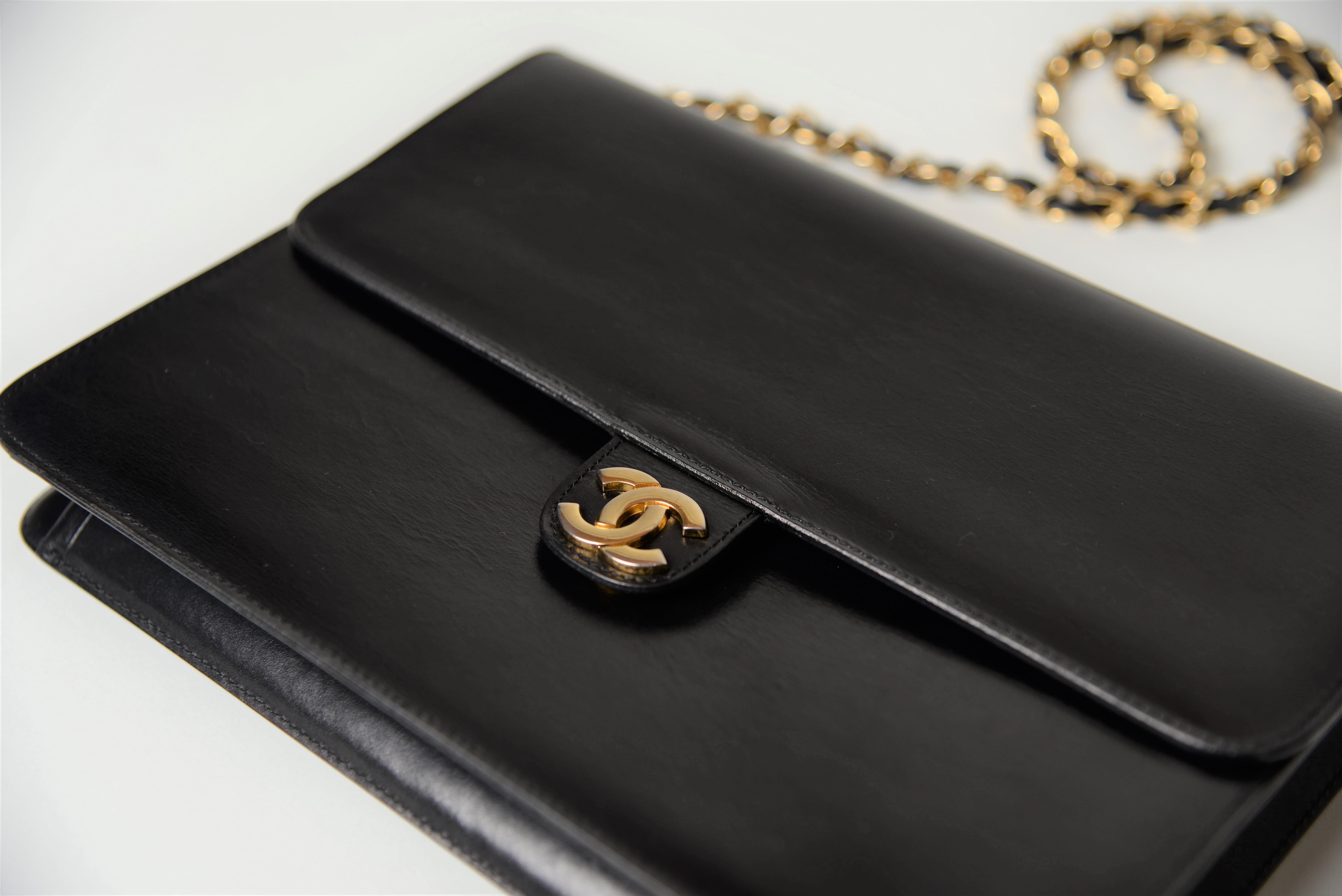 Black Chanel Single Flap Bag Vintage Medium Classic