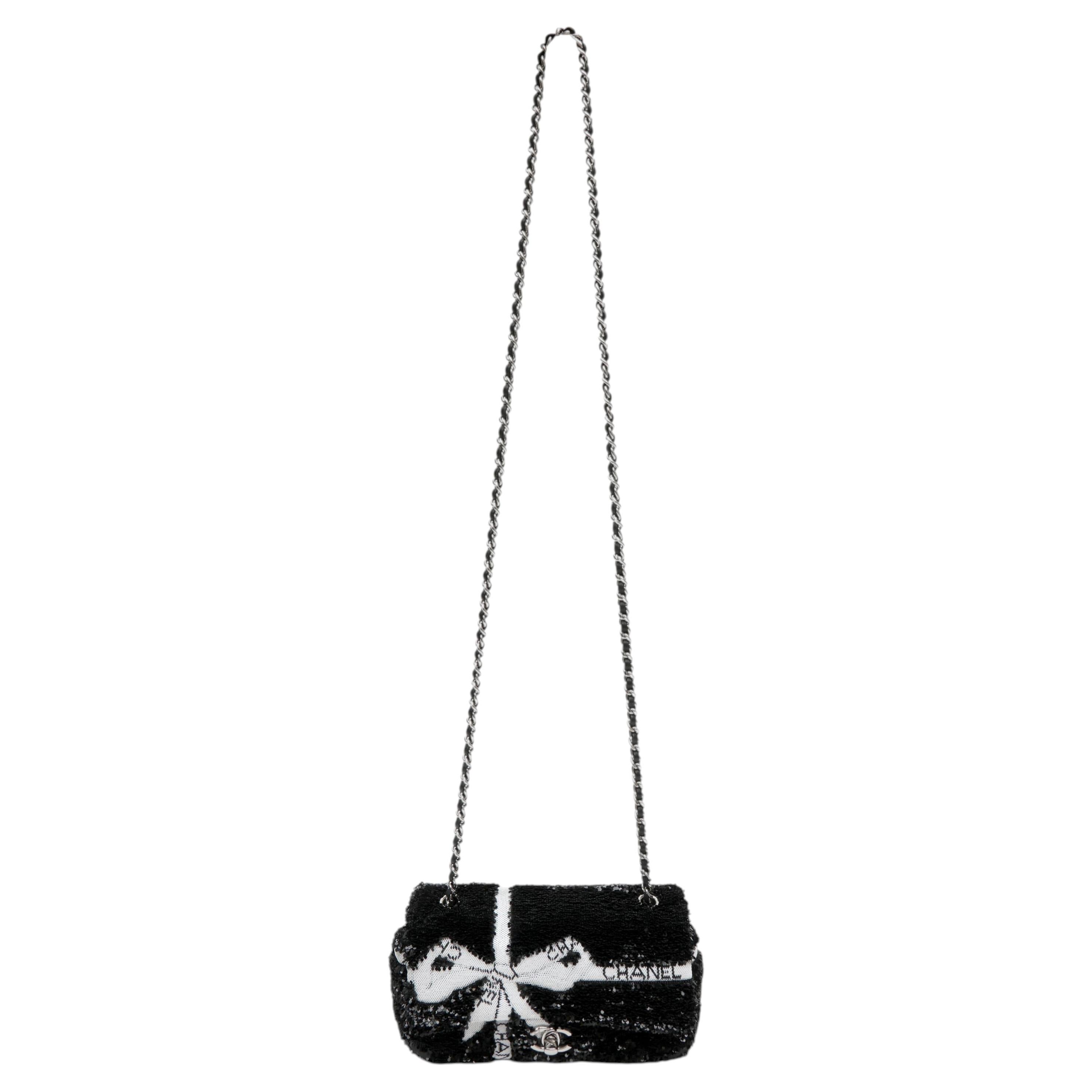 Chanel Single Flap Classic Small Schwarzes und weißes Paillettenband mit silberner Hardware