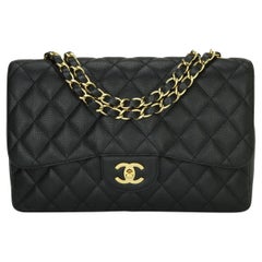 CHANEL Sac Jumbo à rabat unique Caviar noir avec matériel plaqué or 24k 2007