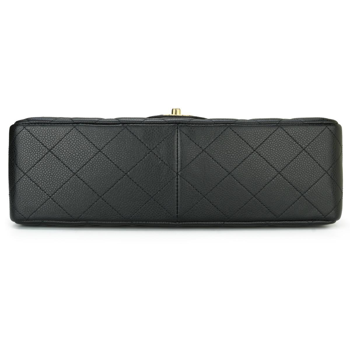 CHANEL Bolso Jumbo Solapa Única Caviar Negro con Herrajes Dorados 2010 3