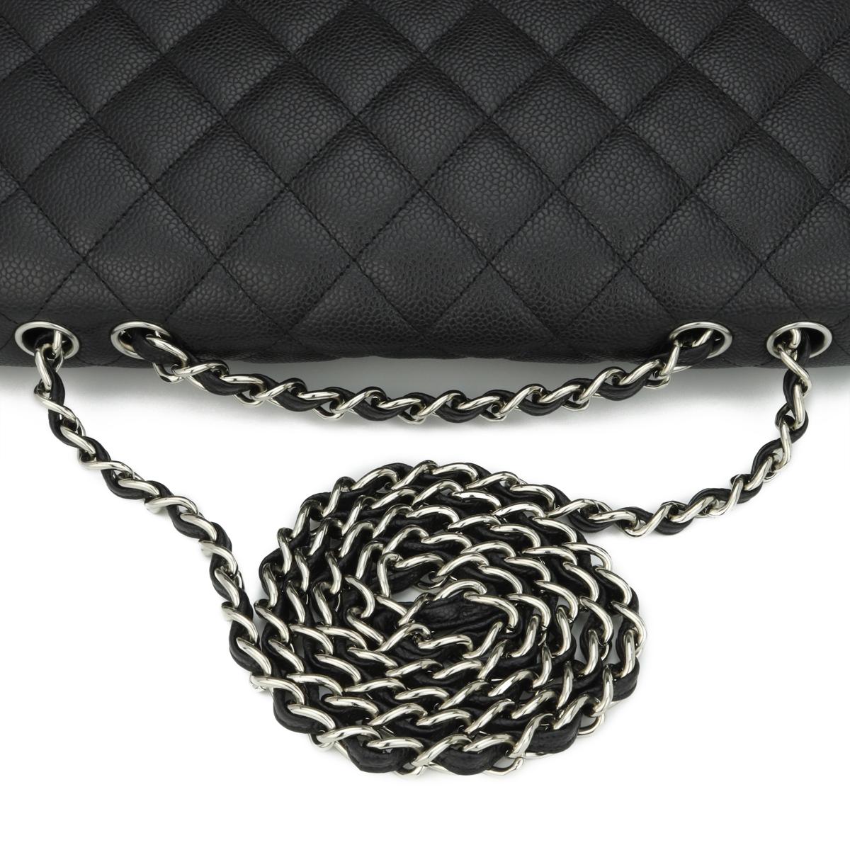CHANEL Jumbo-Tasche mit einer Klappe in schwarzem Kaviar mit silberfarbenen Silberbeschlägen 2010 im Angebot 8