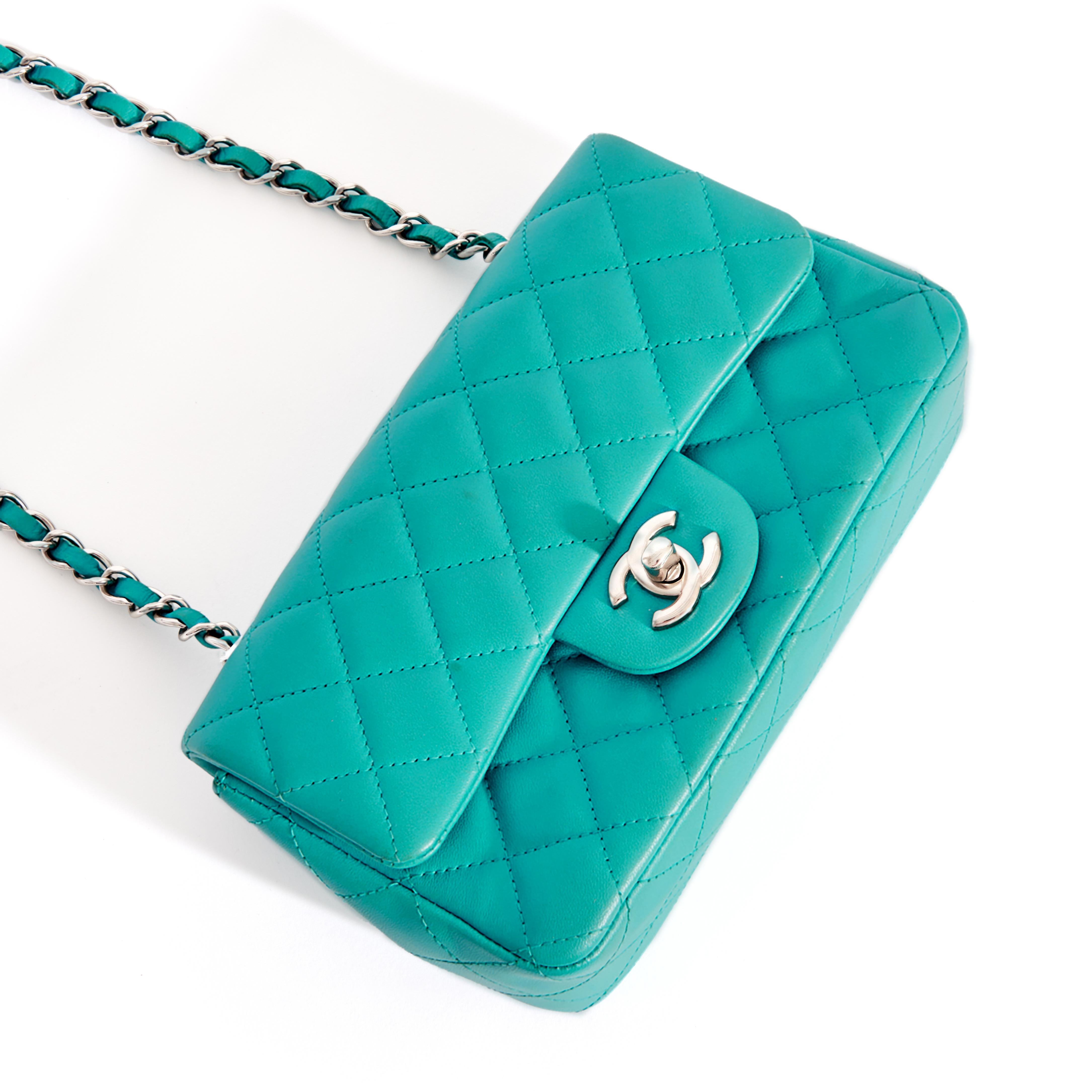 CHANEL Single Flap Single Chain Bag in Turquoise Lambskin 2014 [19 series] In Good Condition In London, GB