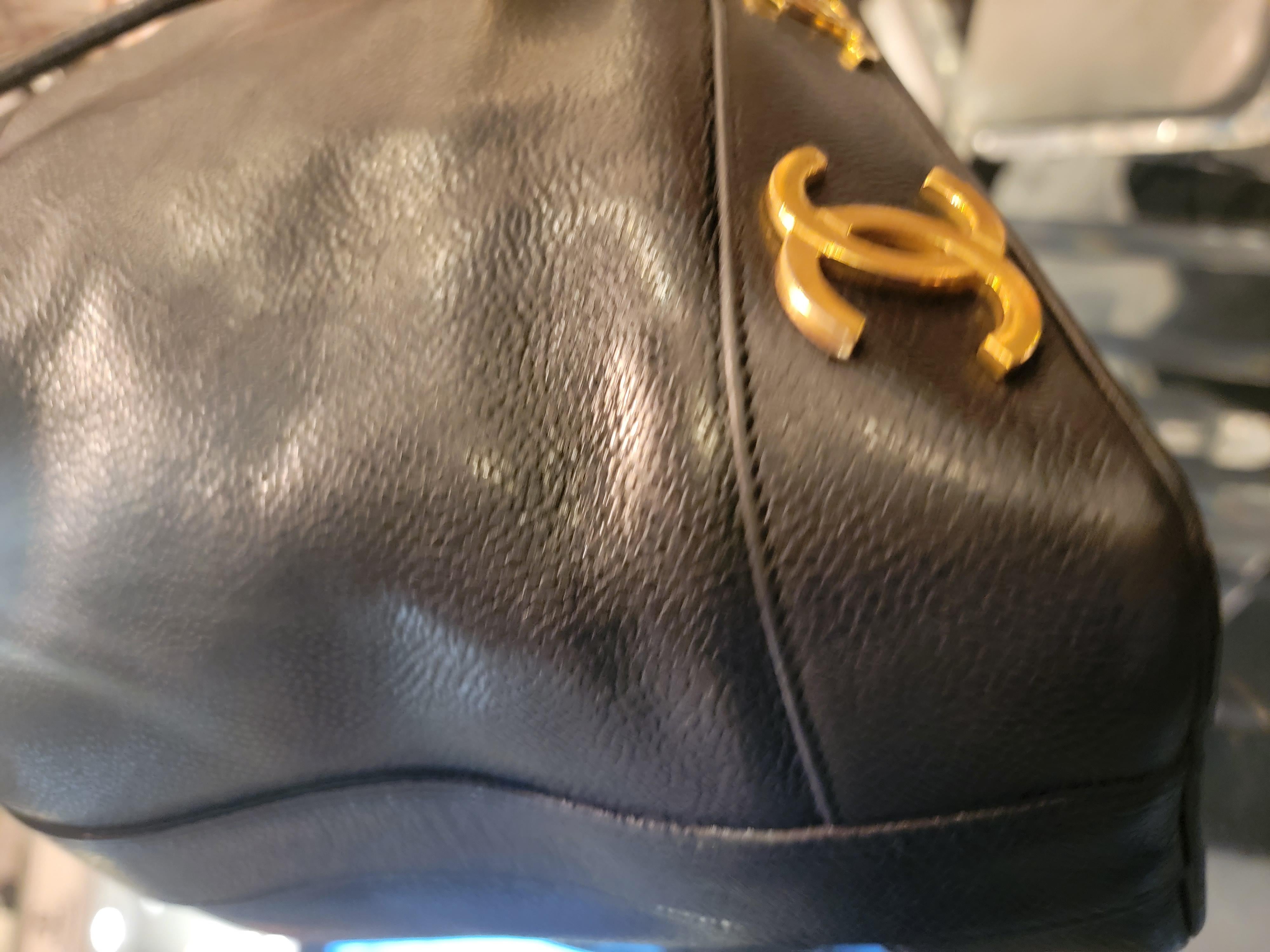 Chanel Six CC Caviar Leather DrawString Pendant Shoulder bag For Sale 3