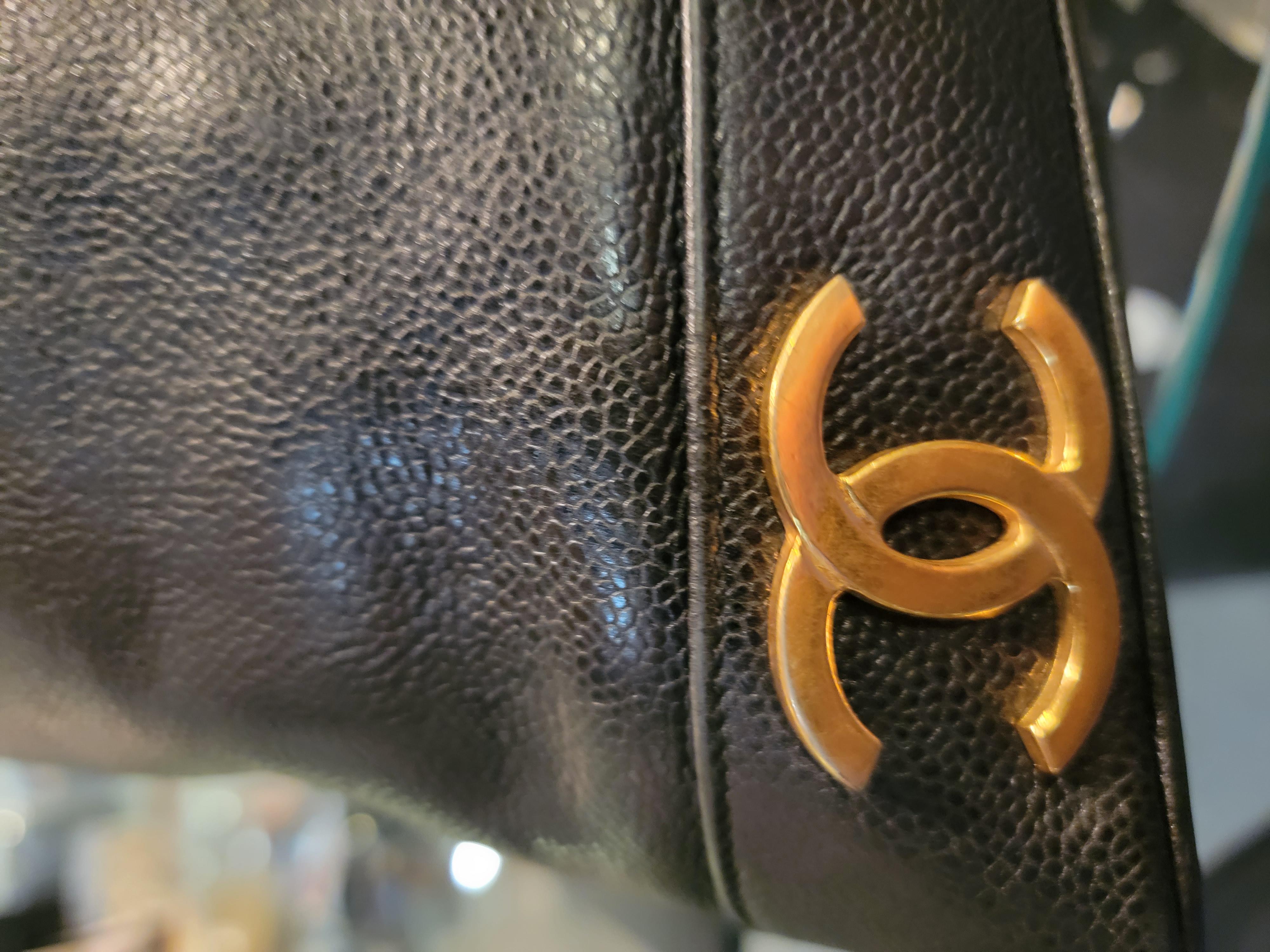 Chanel Six CC Caviar Leather DrawString Pendant Sac à bandoulière en vente 4