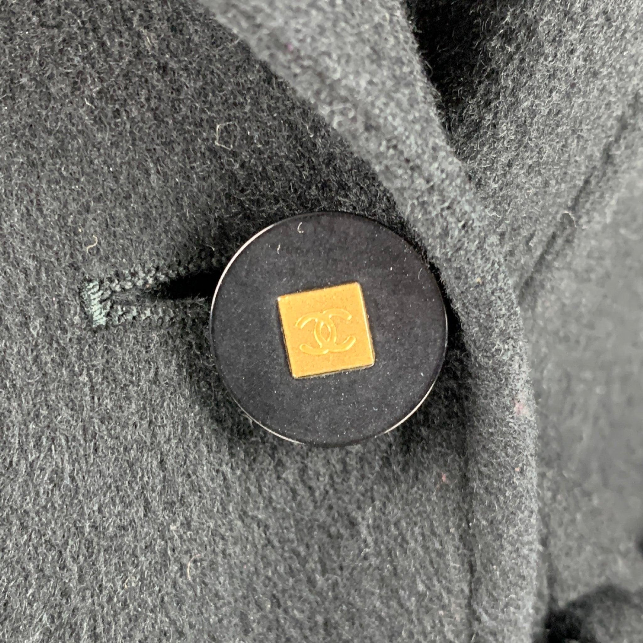 CHANEL Taille 10 Manteau croisé en cachemire noir Bon état - En vente à San Francisco, CA