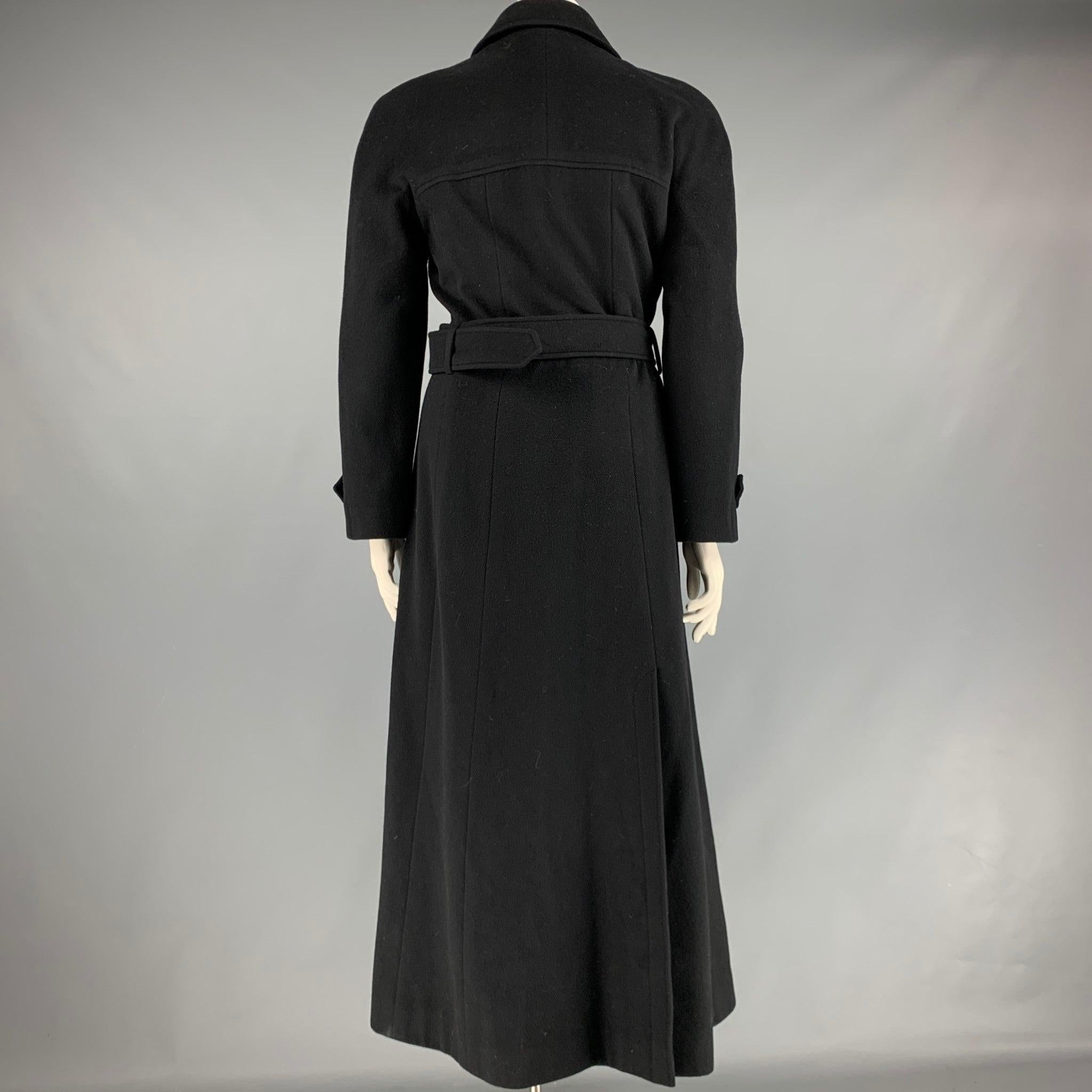 CHANEL Taille 10 Manteau croisé en cachemire noir en vente 1